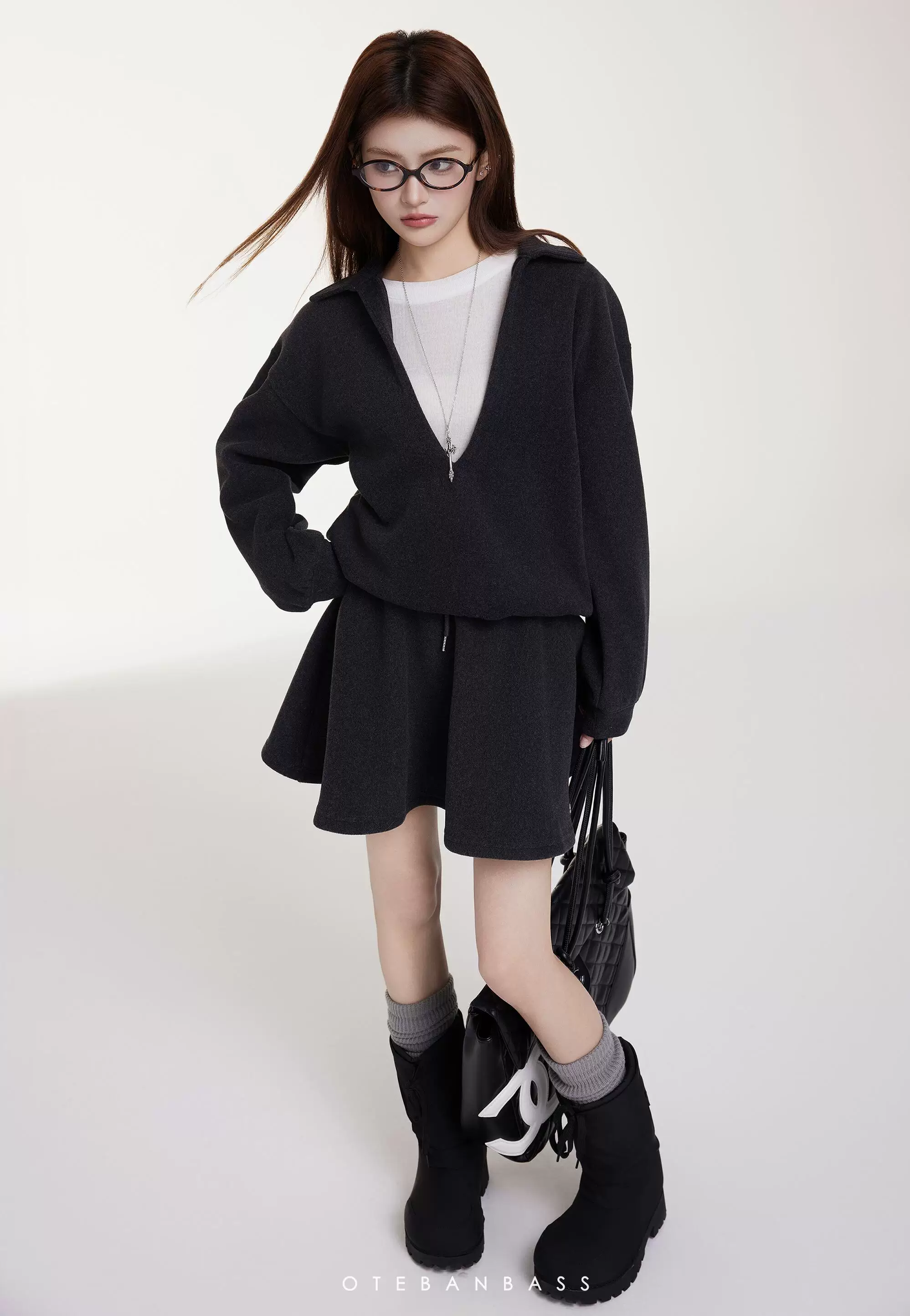 OTEBANBASS Deep Grey V-Neck Two-Piece Outfit Set