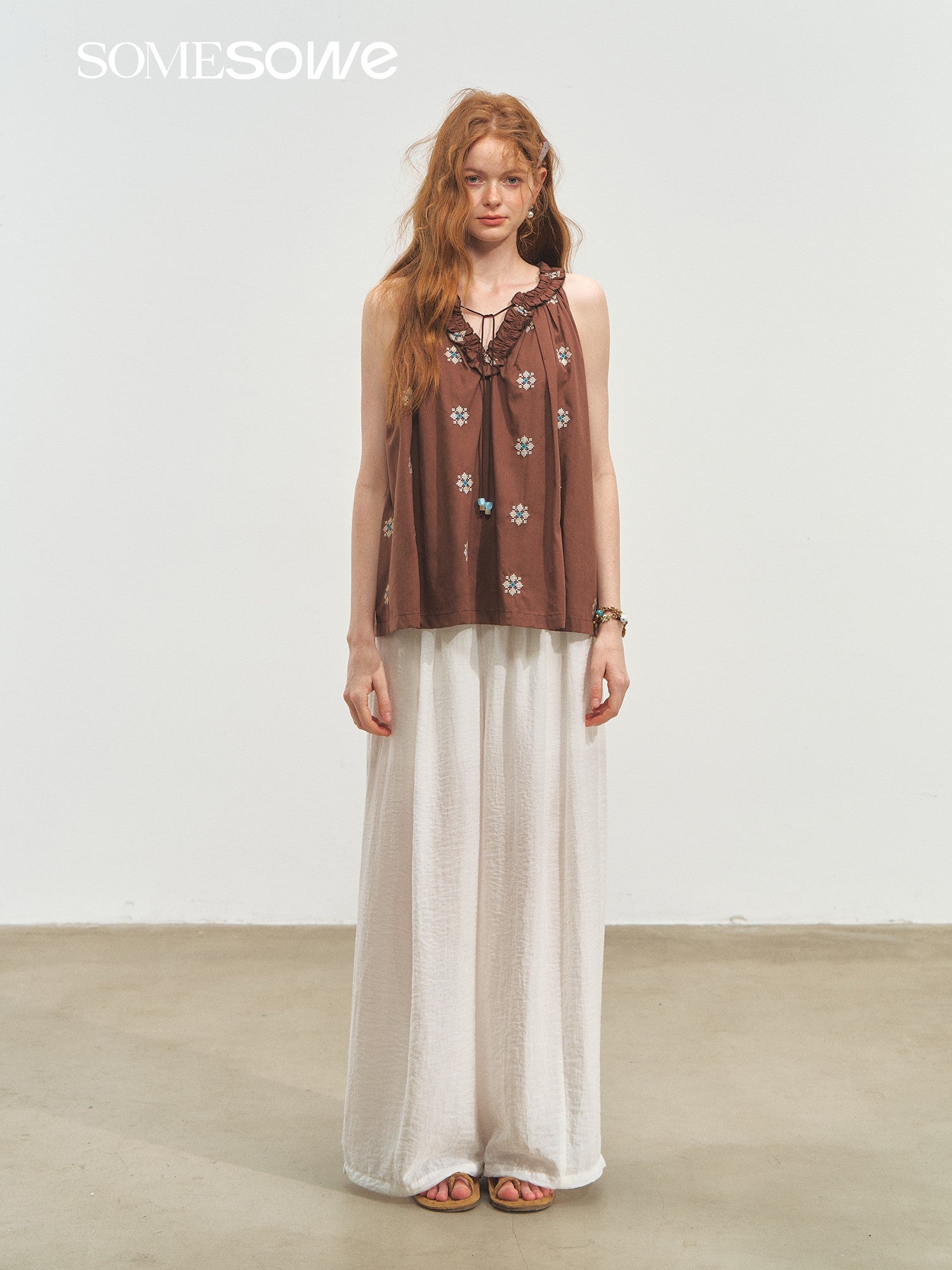 SOMESOWE S2508174 Lace sleeveless halter top (2color)