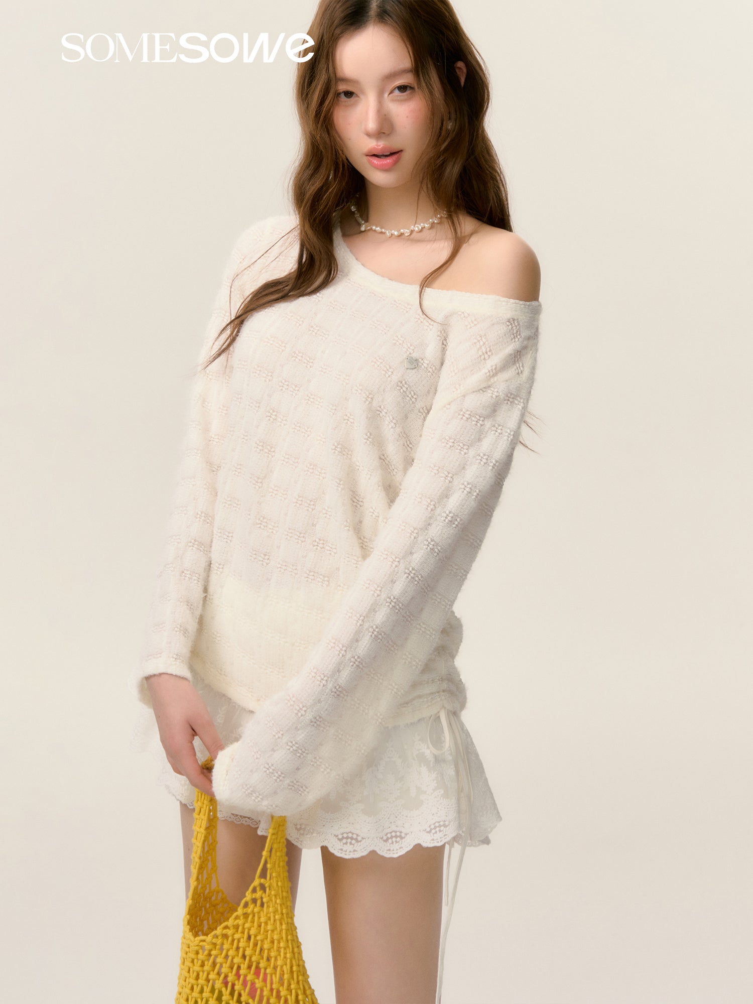 SOMESOWE S2508043 Lace splicing top