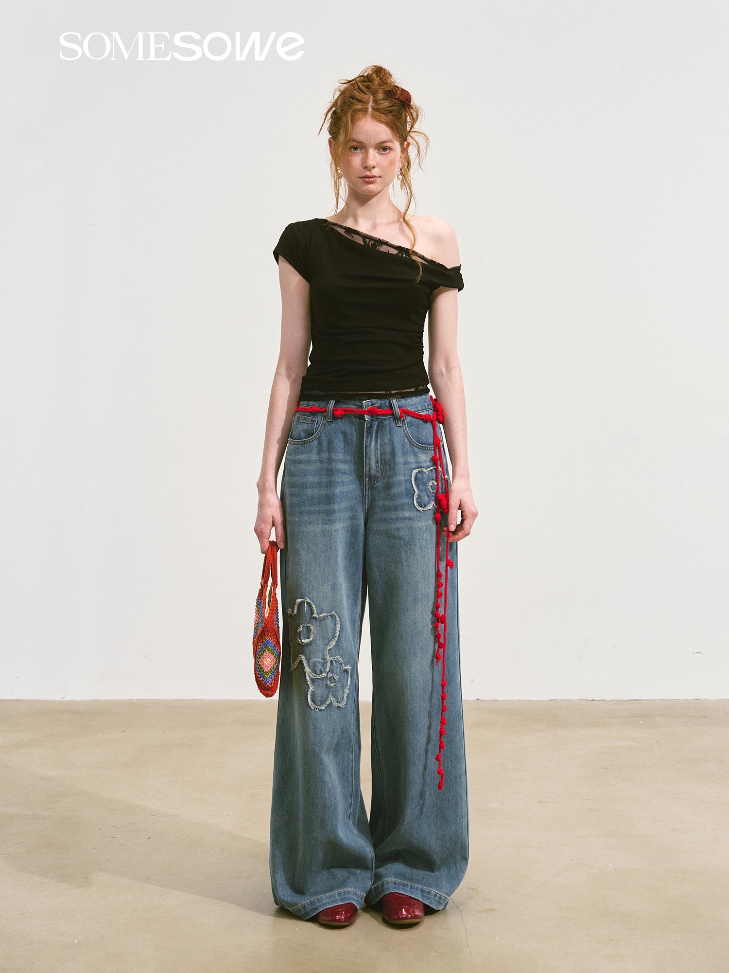 SOMESOWE S2508090 One shoulder swing collar top