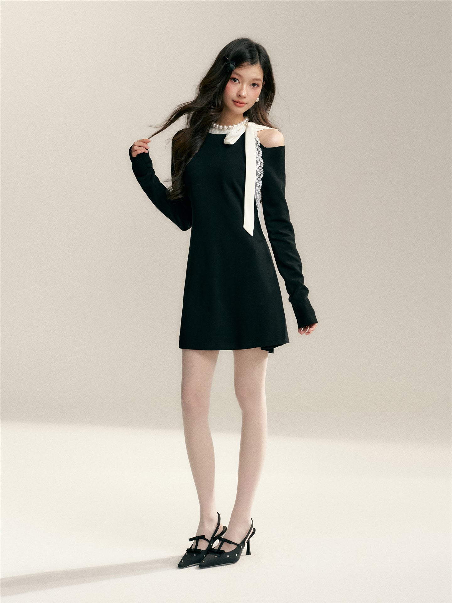 16DEWS 16D26012 Black A-line dress with contrasting bow