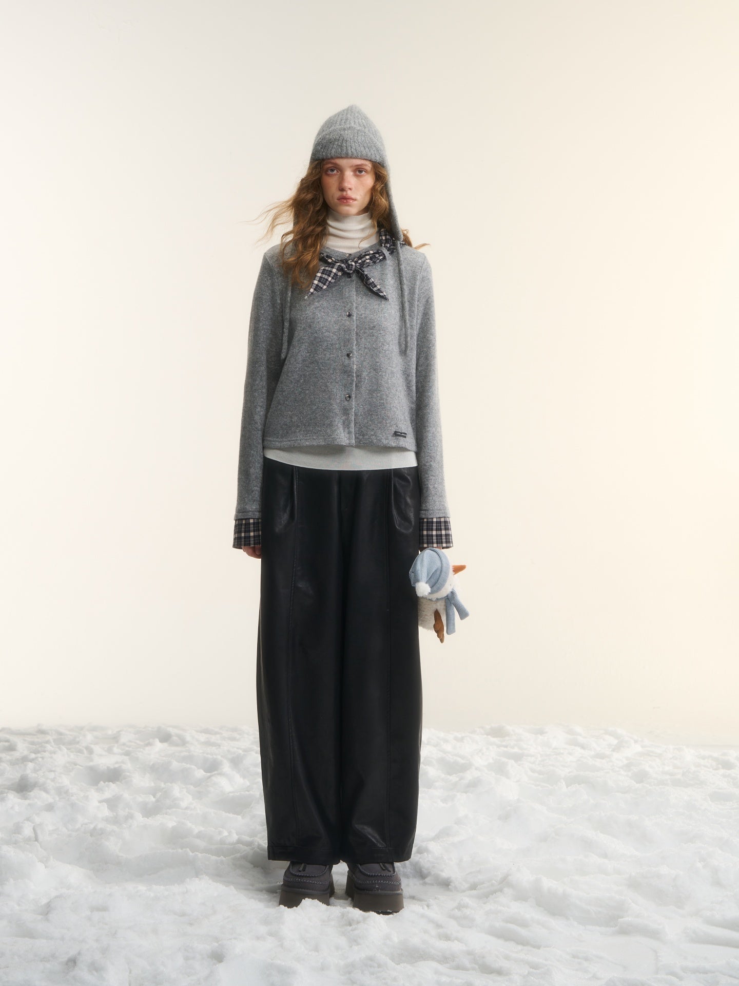 AsGony ASG25556 Protein leather elastic cut black leather pants