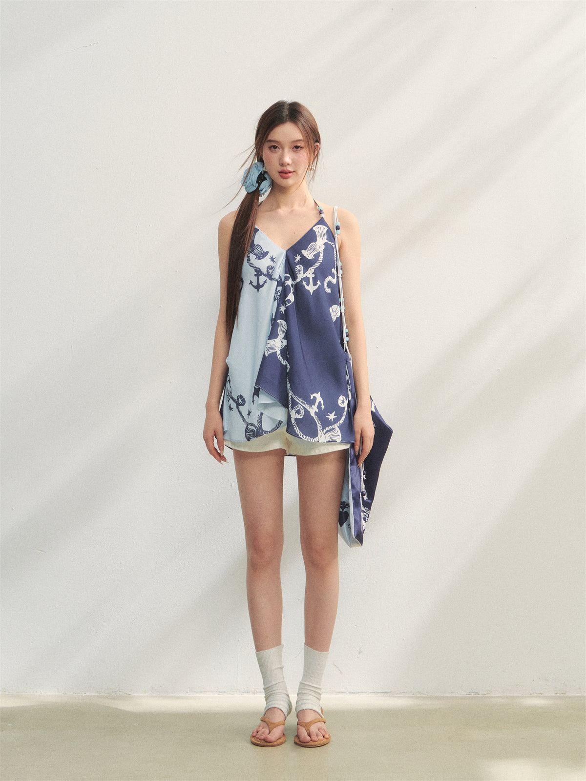 AsGony ASG25241 V-neck contrasting bead camisole