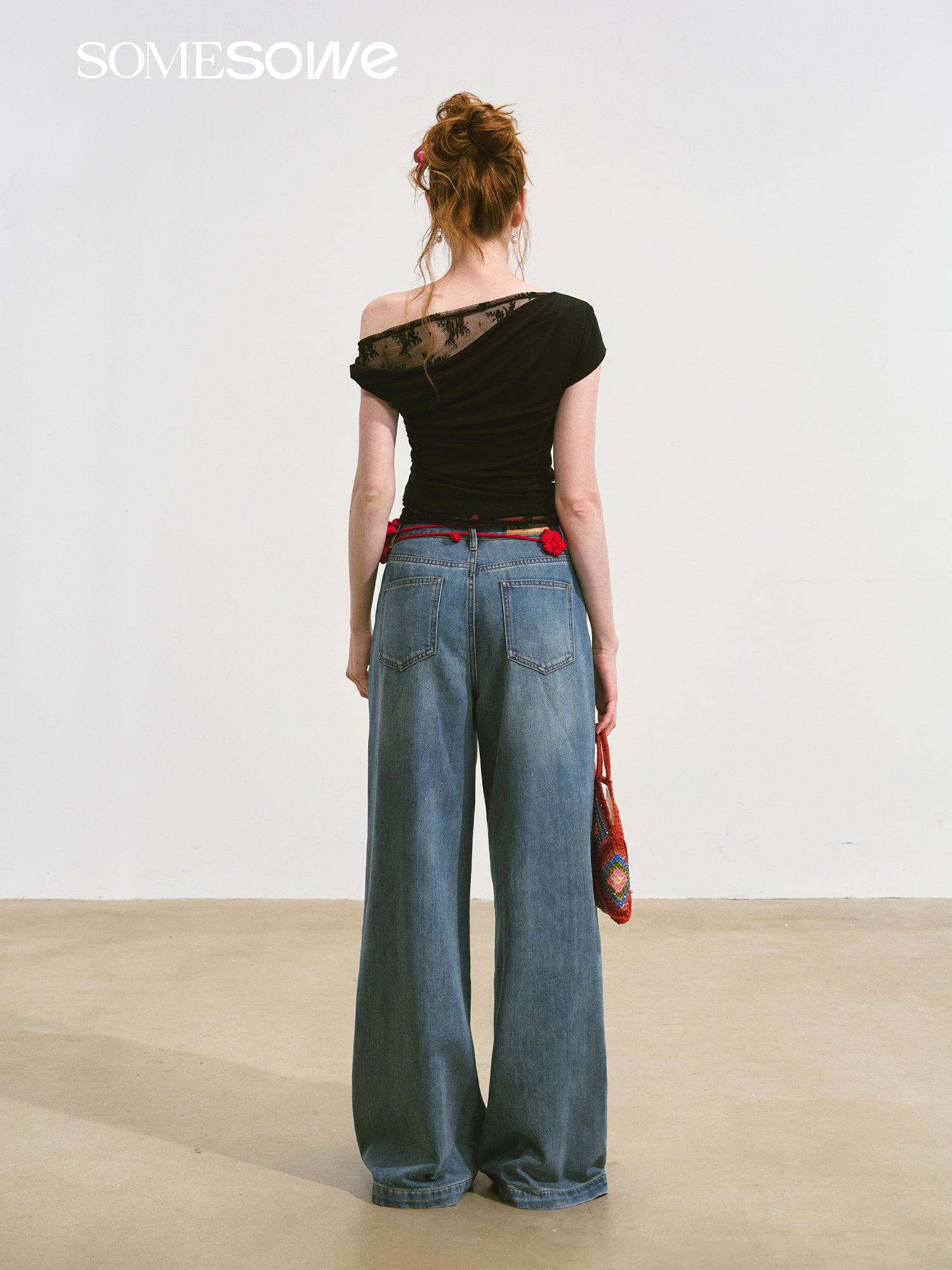 SOMESOWE S2508089 Hairy flower patch denim jeans