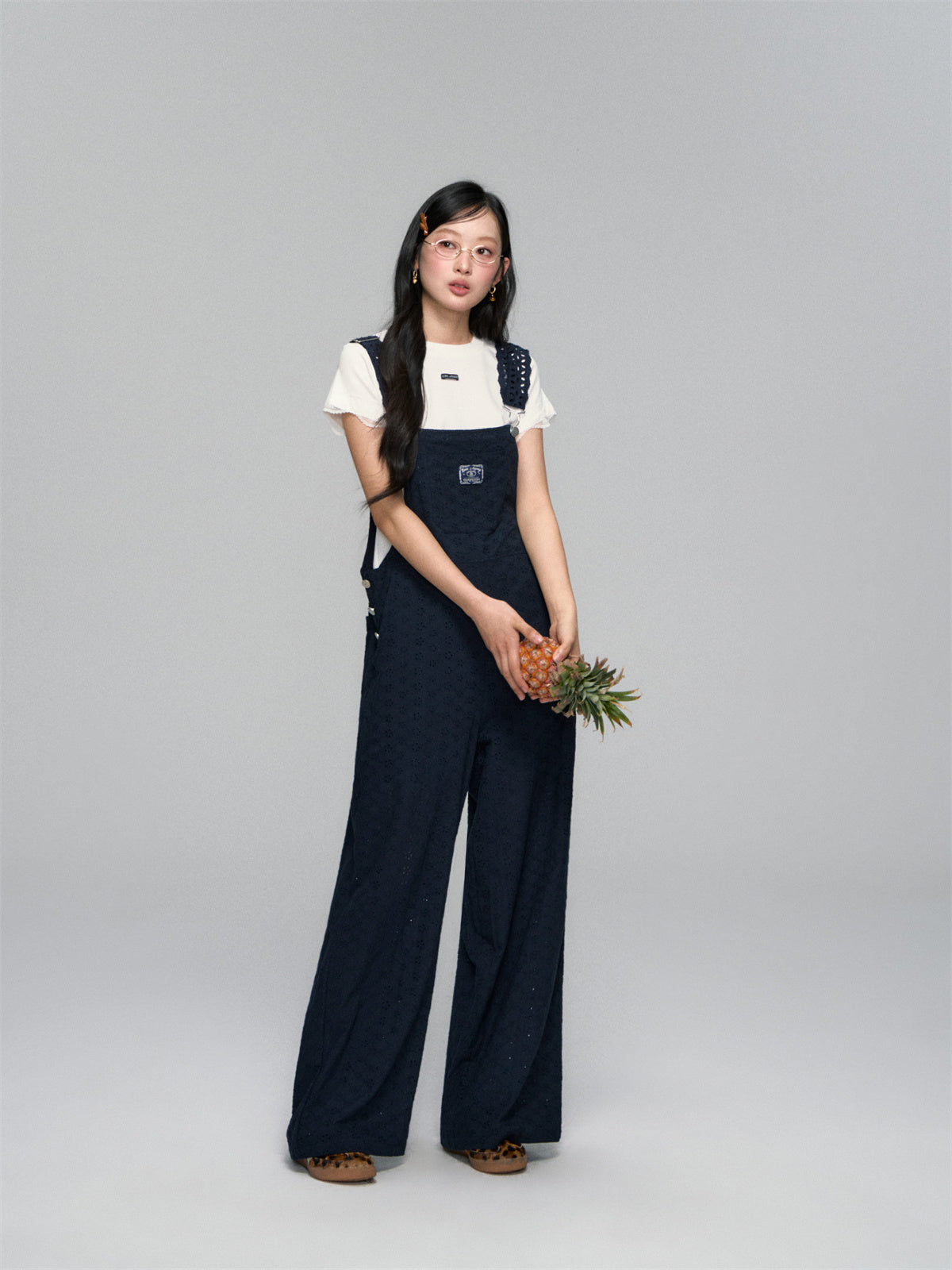 AsGony ASG25141 Simple lace short sleeved T-shirt