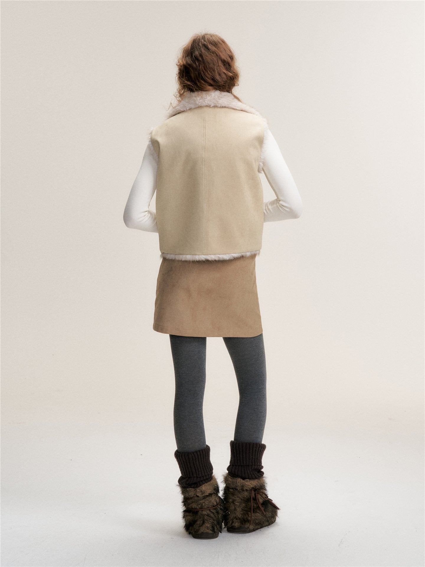 16DEWS 16D25459 Double sided gradient faux fur vest (with detachable fur ball)