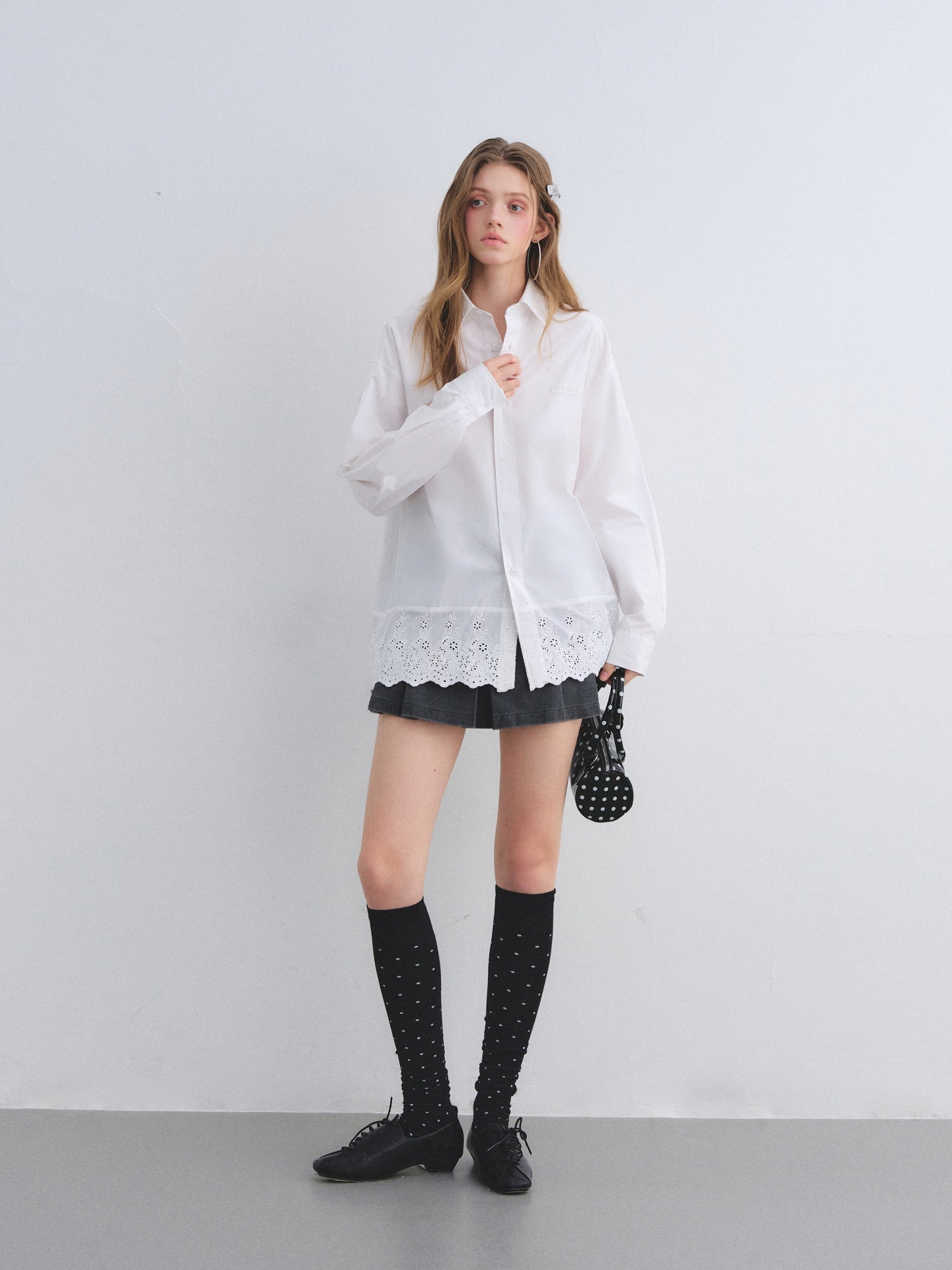 AsGony ASG25654 Hollow embroidery patchwork shirt