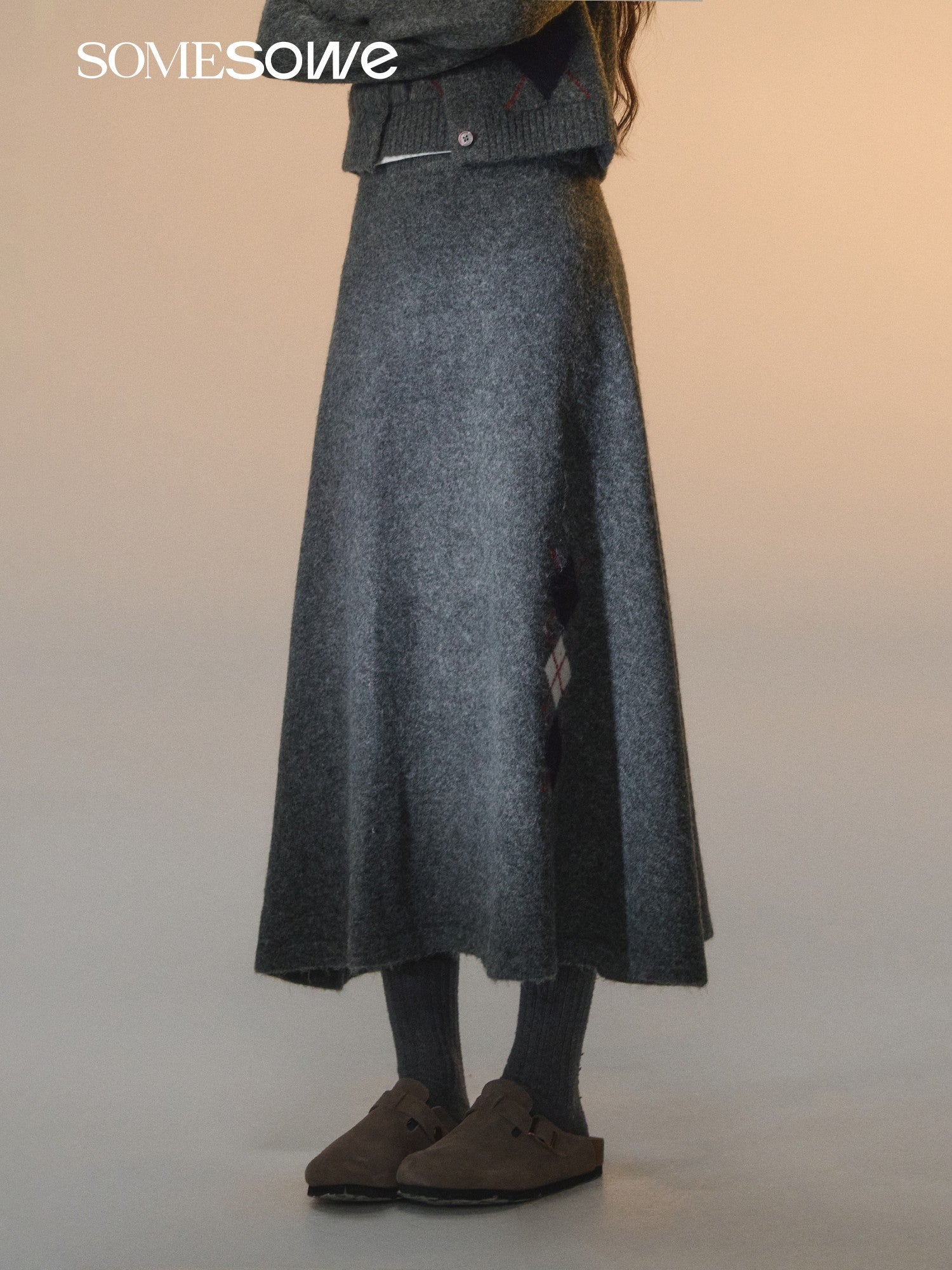 SOMESOWE S2508266&S2508267&S2508268 Floral velvet diamond grid round neck vest + cardigan + skirt set