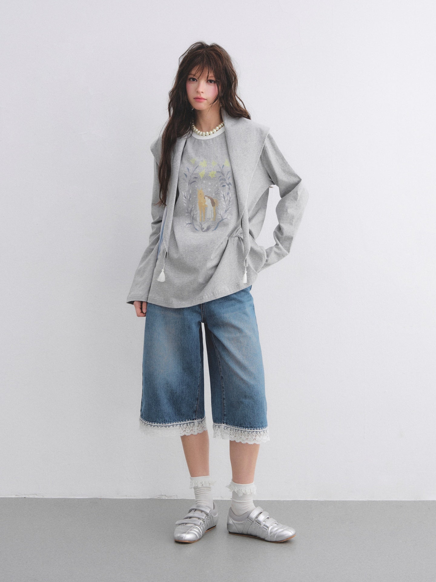AsGony ASG26012 Ruffled Embroidered Hem Washed Denim Seven-Eighths Pants
