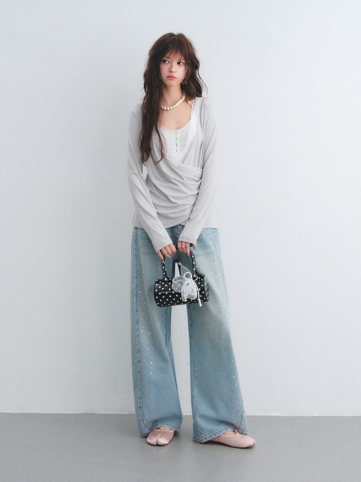 AsGony ASG26040 Lyocell washed rhinestone decorative curved knife jeans