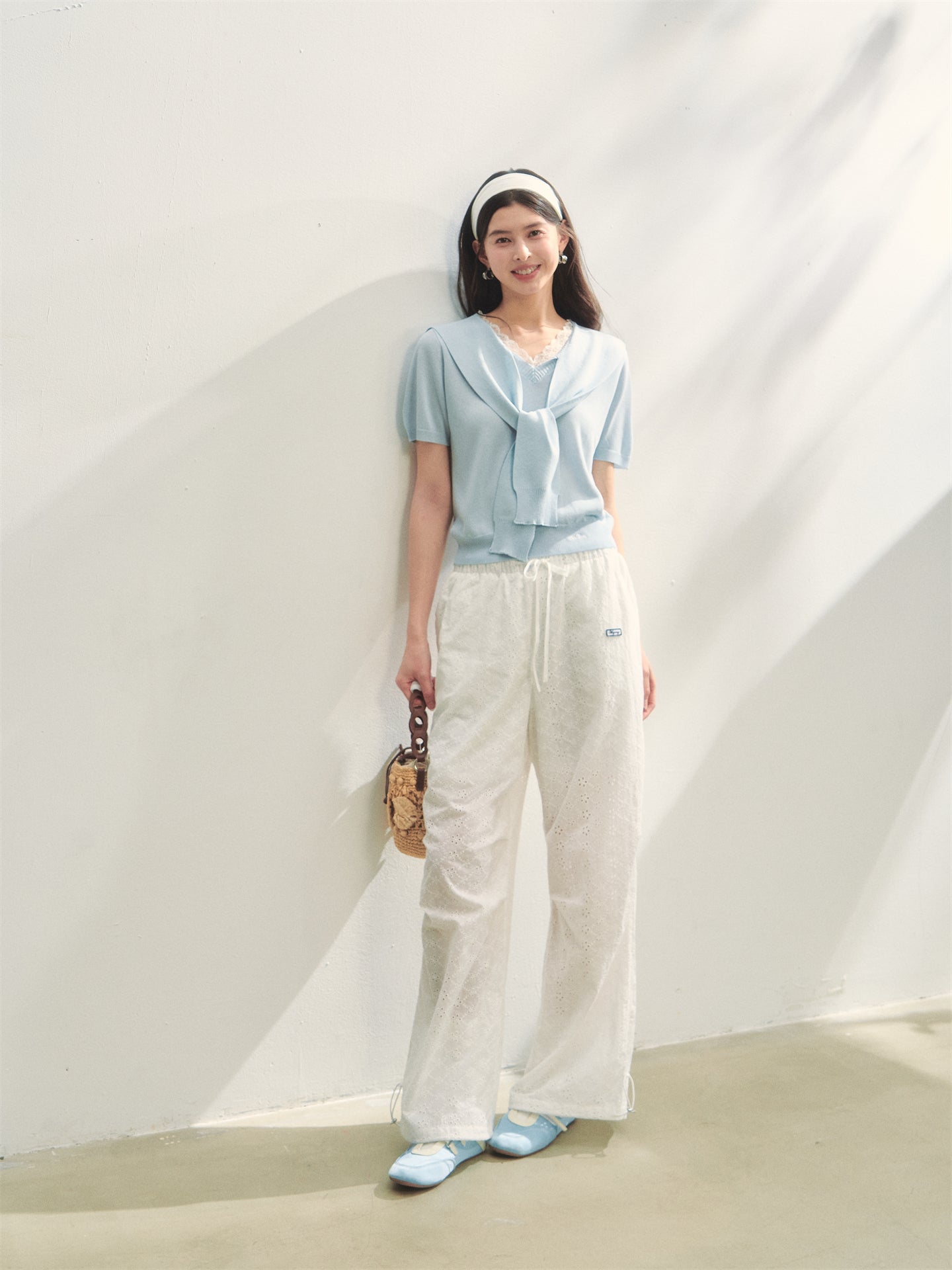 AsGony ASG25281 Flower hollow embroidery strap casual pants