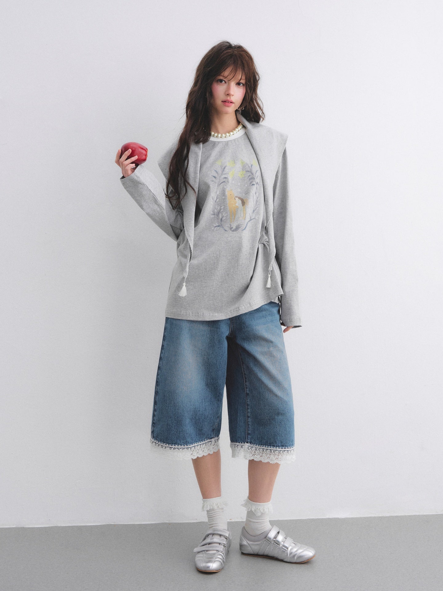 AsGony ASG26012 Ruffled Embroidered Hem Washed Denim Seven-Eighths Pants