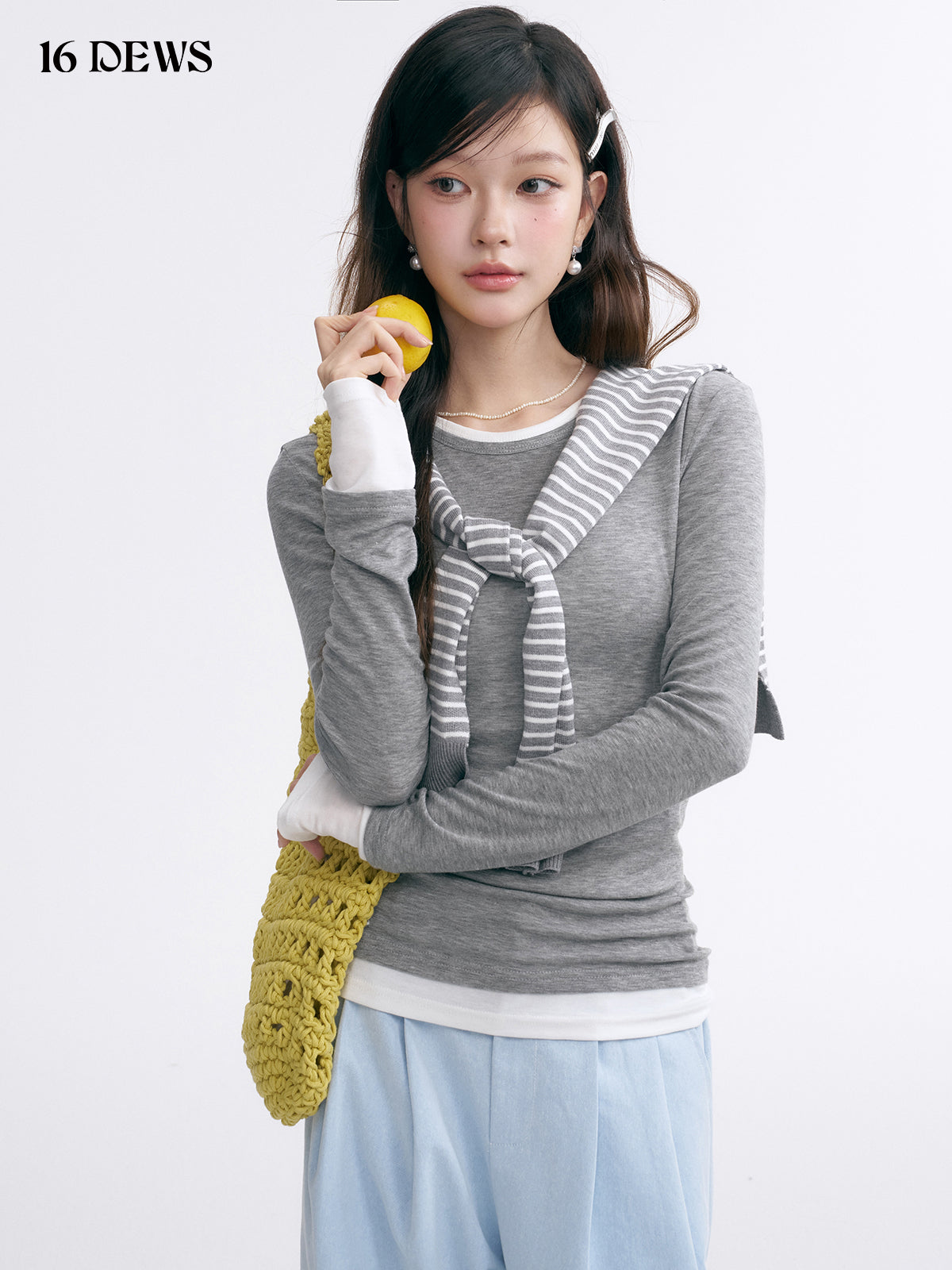 16DEWS 16D25002 Slim fit long sleeved tops with shawl (2color)