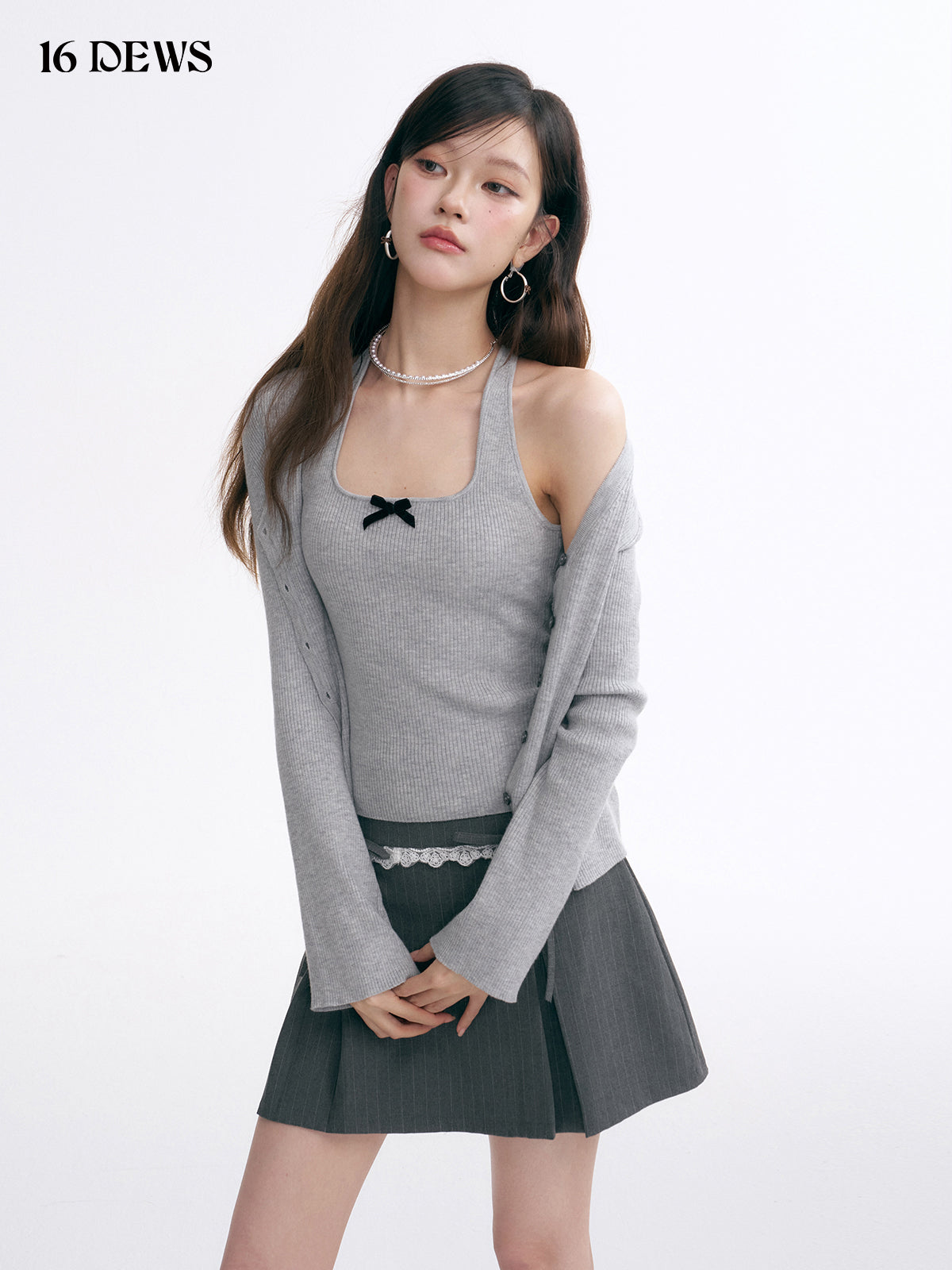 16DEWS 16D25004 V-neck knitted cardigan + vest set