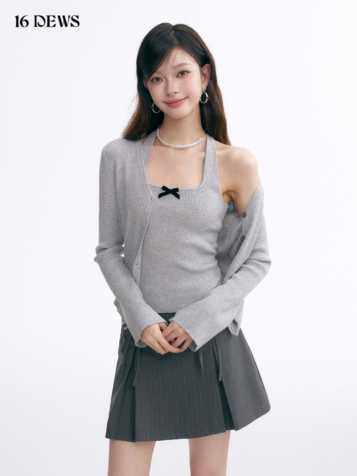 16DEWS 16D25004 V-neck knitted cardigan + vest set