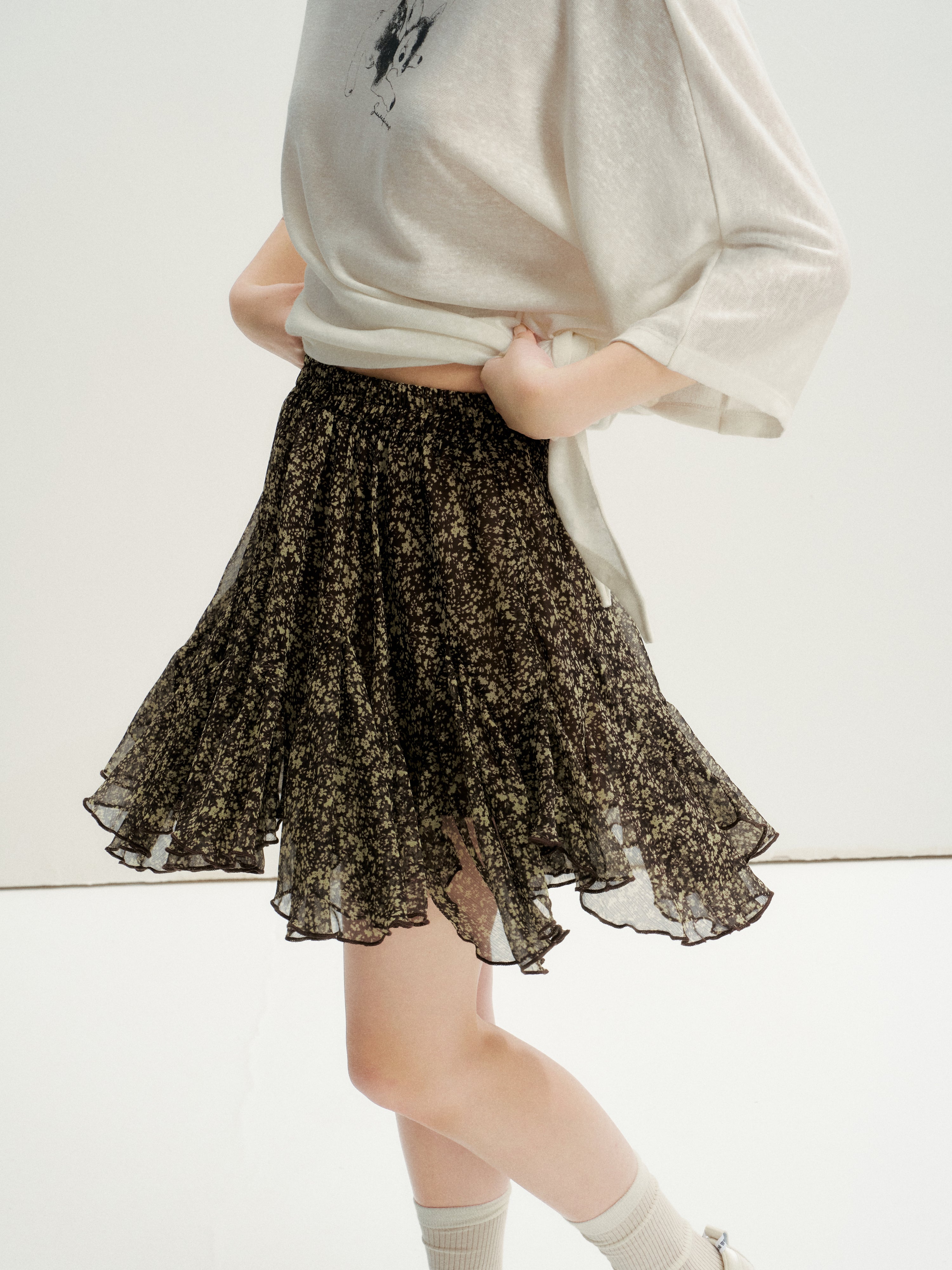 16DEWS 16D25078 Irregular Hem A-Line Ruffled Short Skirt