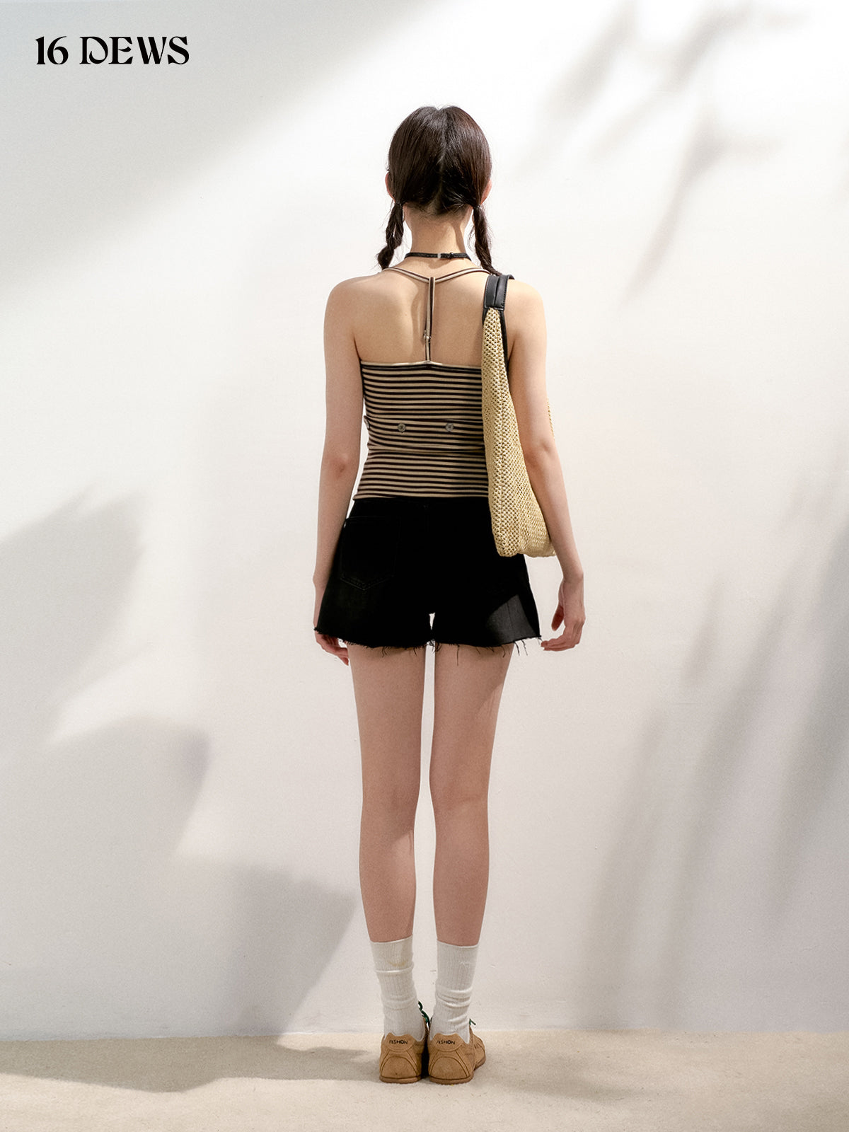 16DEWS 16D25199 Detachable button design camisole