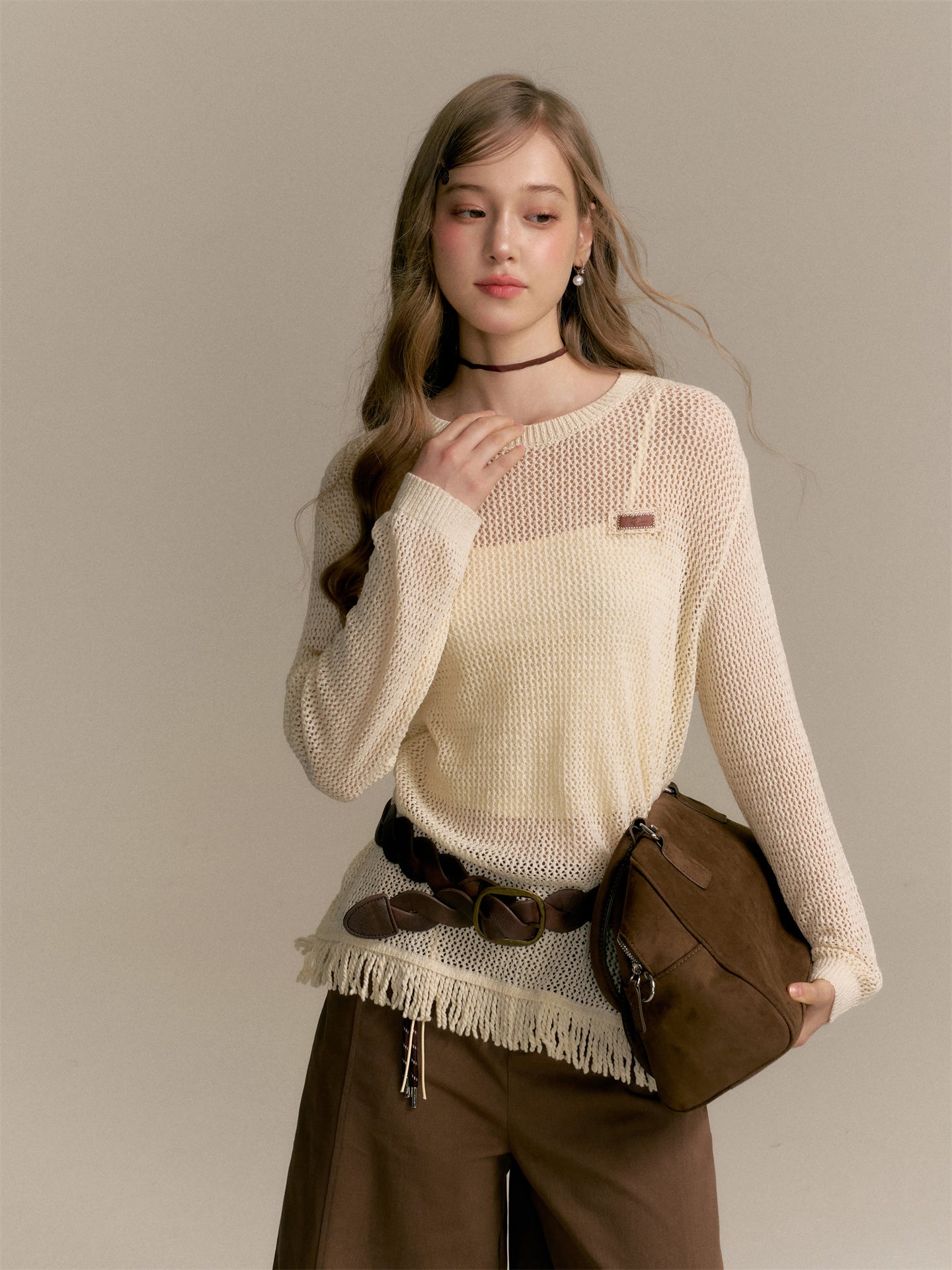 16DEWS 16D25285&16D2528 Hollow knit top + Brown denim cropped pants