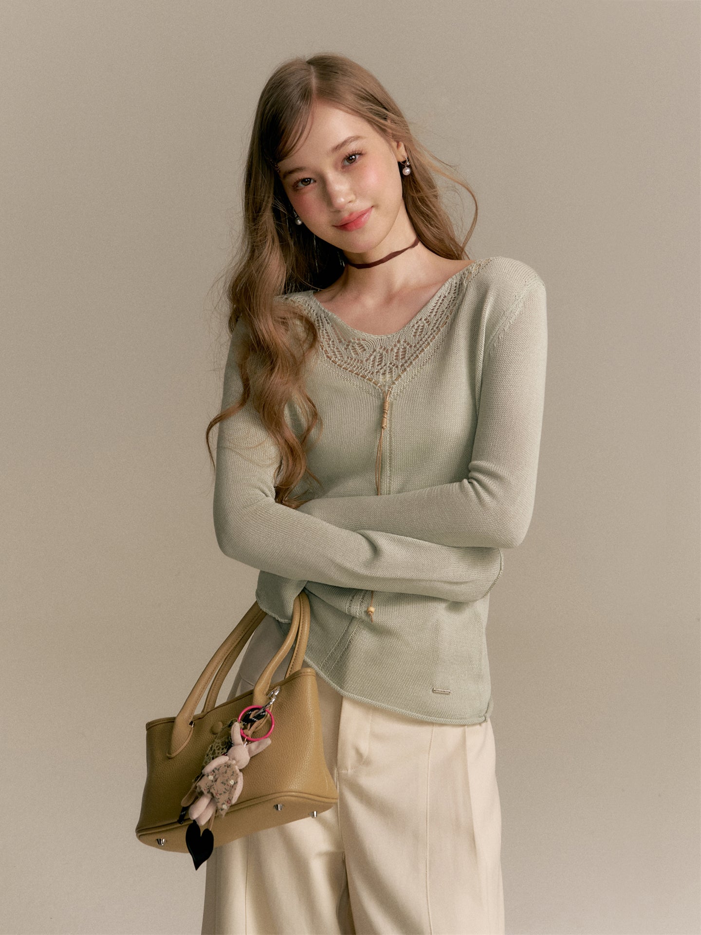 16DEWS 16D25286 V-neck long-sleeved knitted sweater
