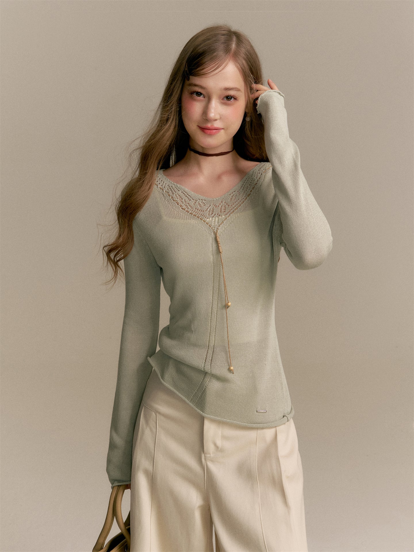 16DEWS 16D25286 V-neck long-sleeved knitted sweater