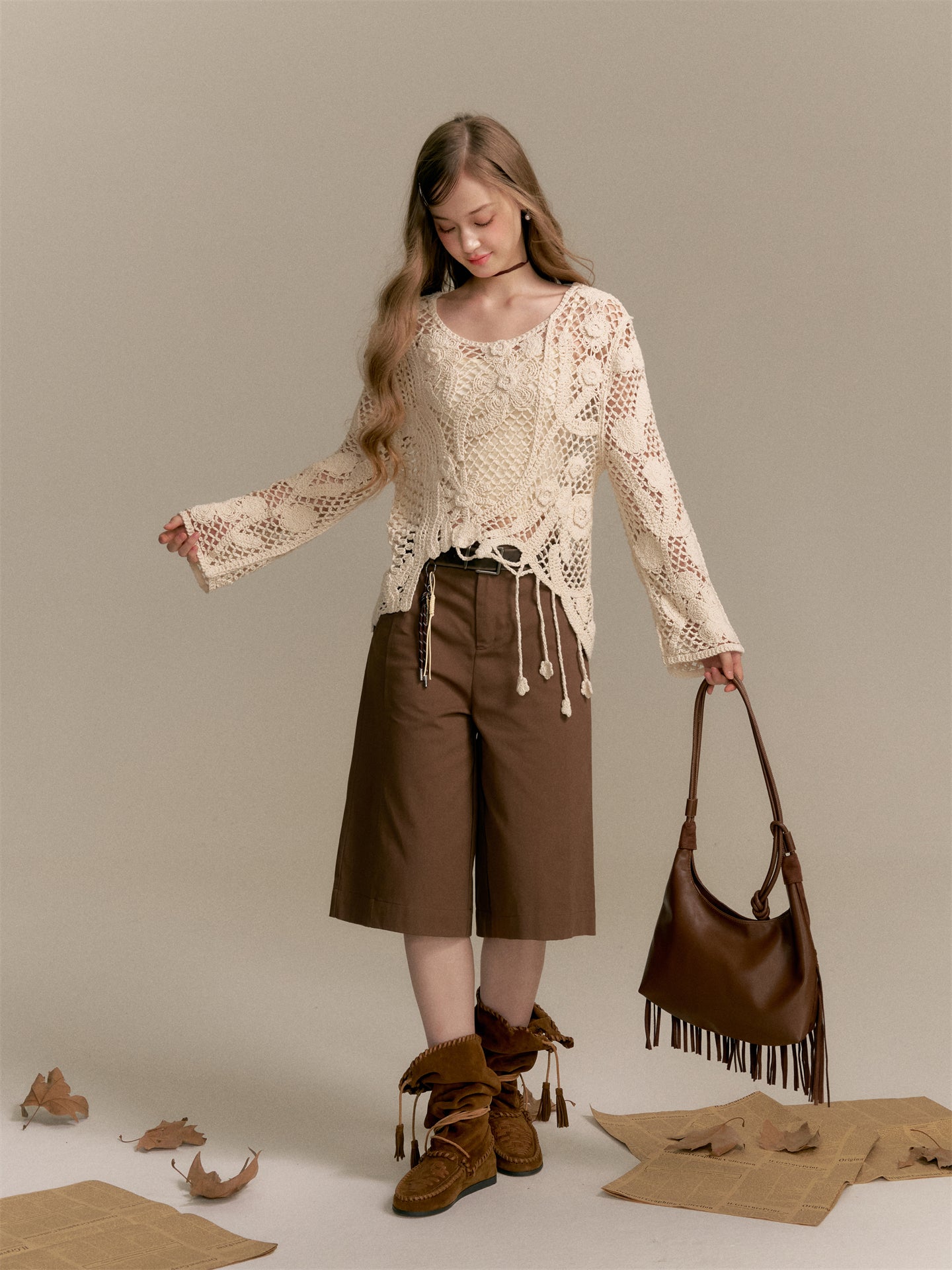 16DEWS 16D25287&16D2528 Knitted hollow jacquard pullover (with camisole) + Brown denim cropped pants