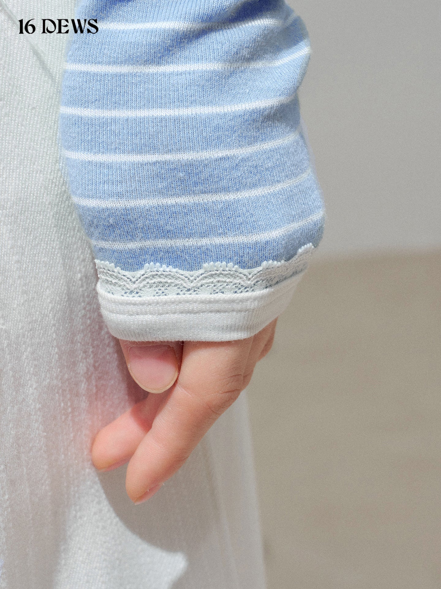 16DEWS 16D25302 Blue striped patchwork lace top (with ribbon)