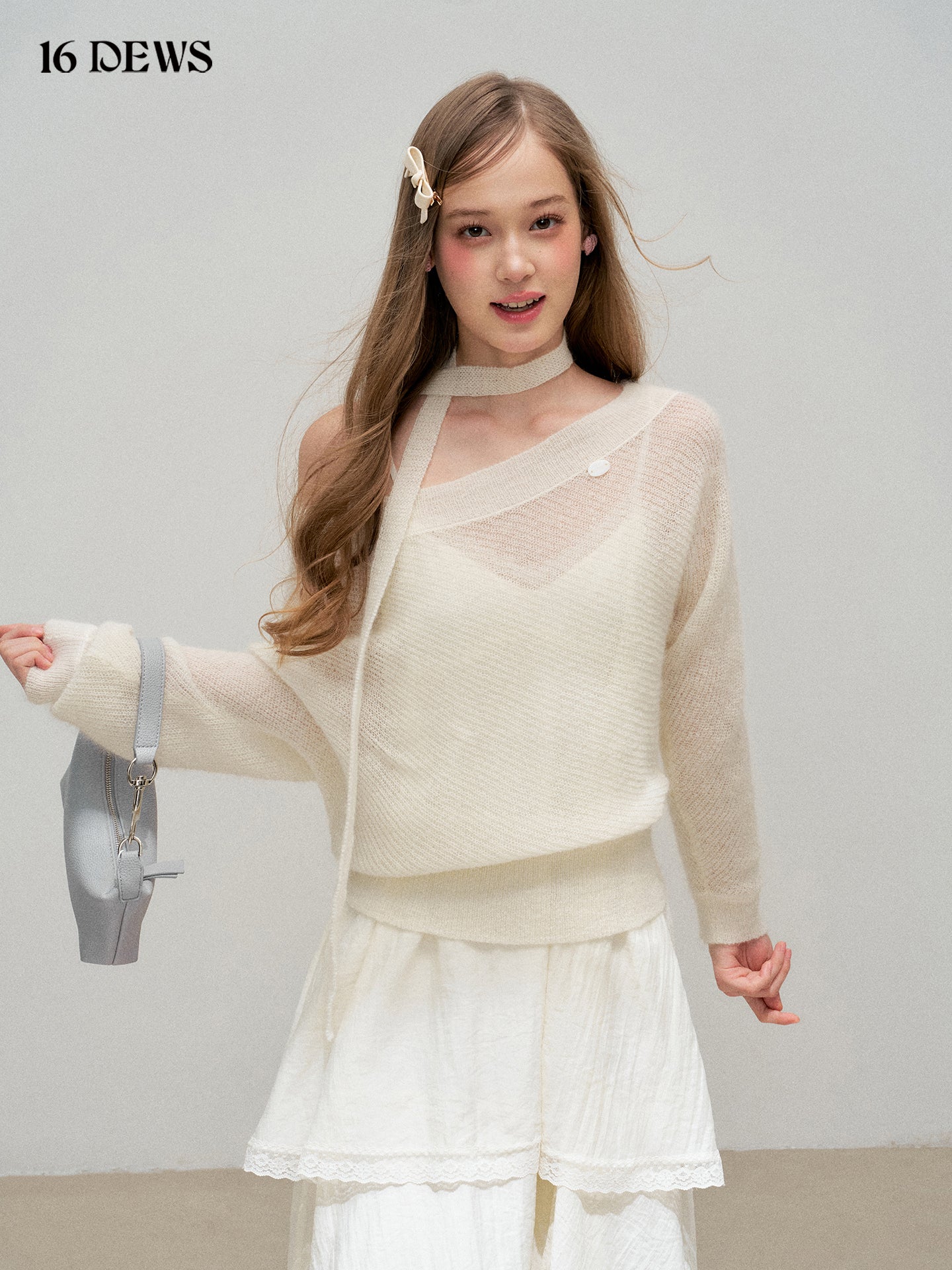 16DEWS 16D25318 Round neck loose knit top (with ribbon)