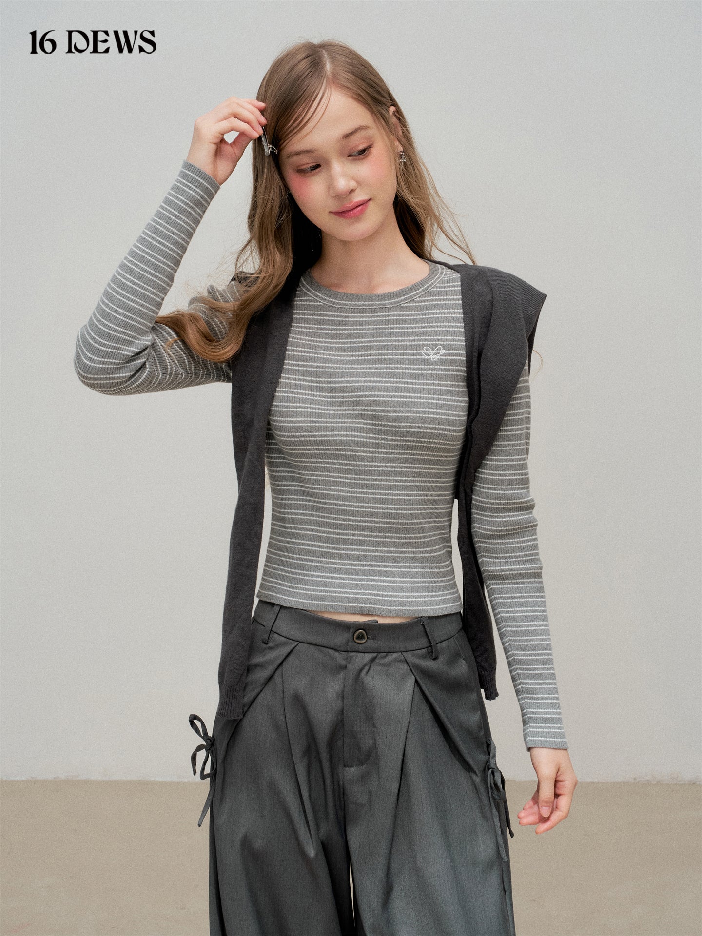 16DEWS 16D25320 Striped slim fit long sleeved top (with shawl)