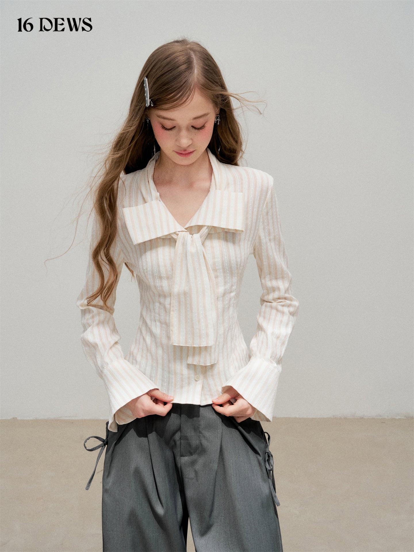 16DEWS 16D25321 3D bow striped long sleeved shirt