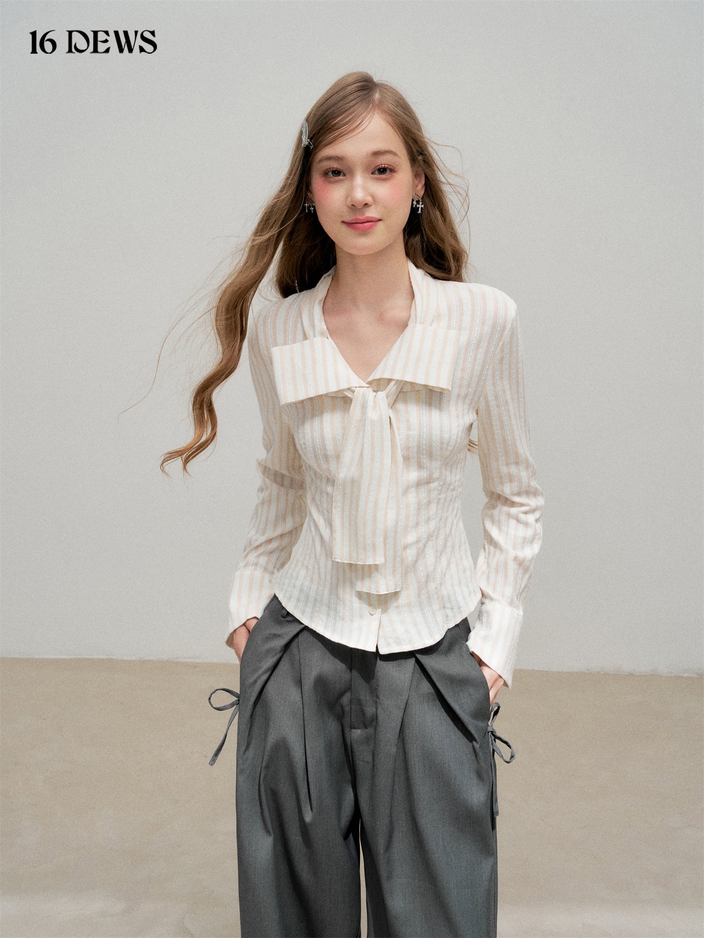 16DEWS 16D25321 3D bow striped long sleeved shirt