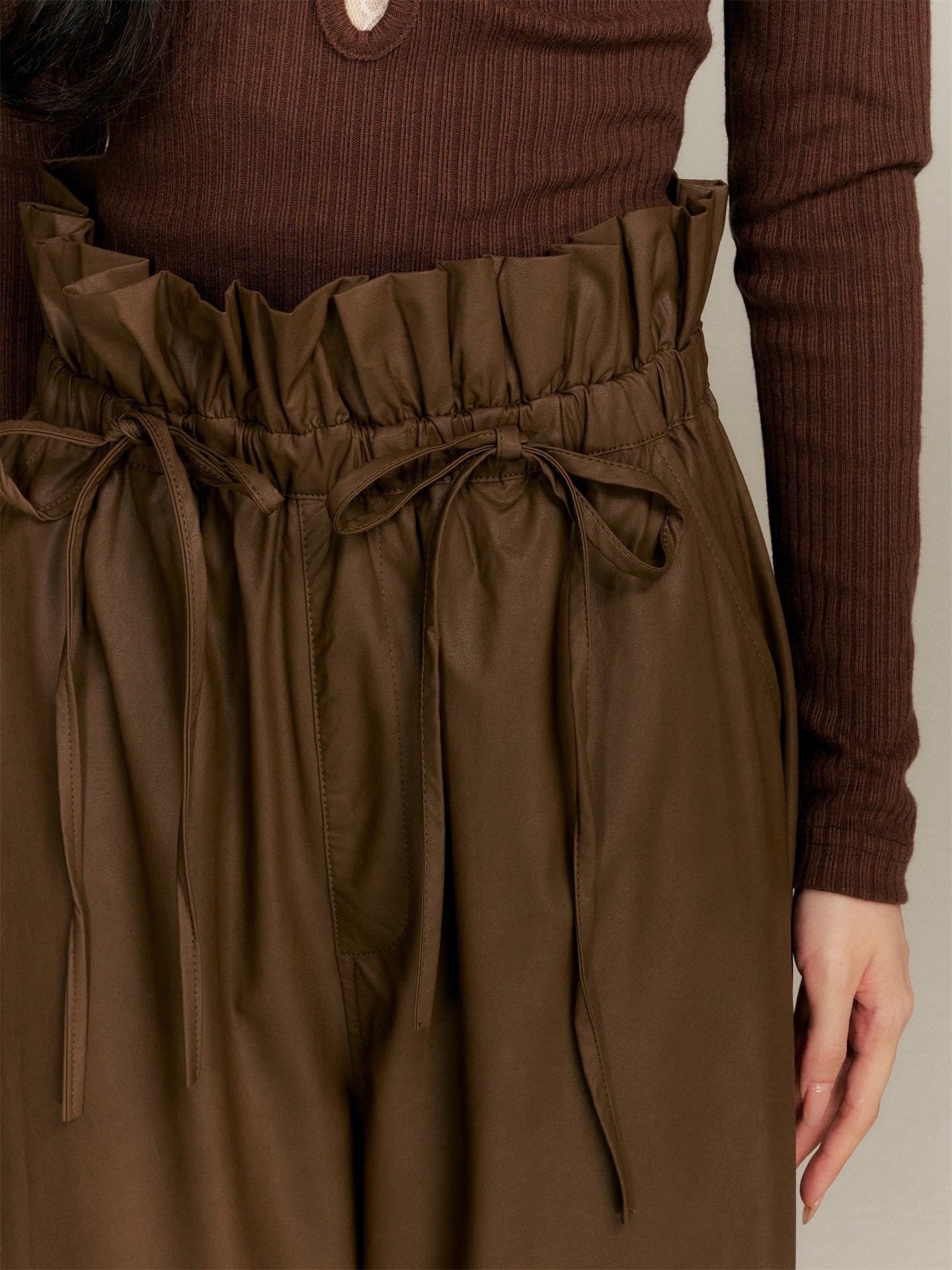 16DEWS 16D25353 Tie up bow elastic waist wide leg leather pants