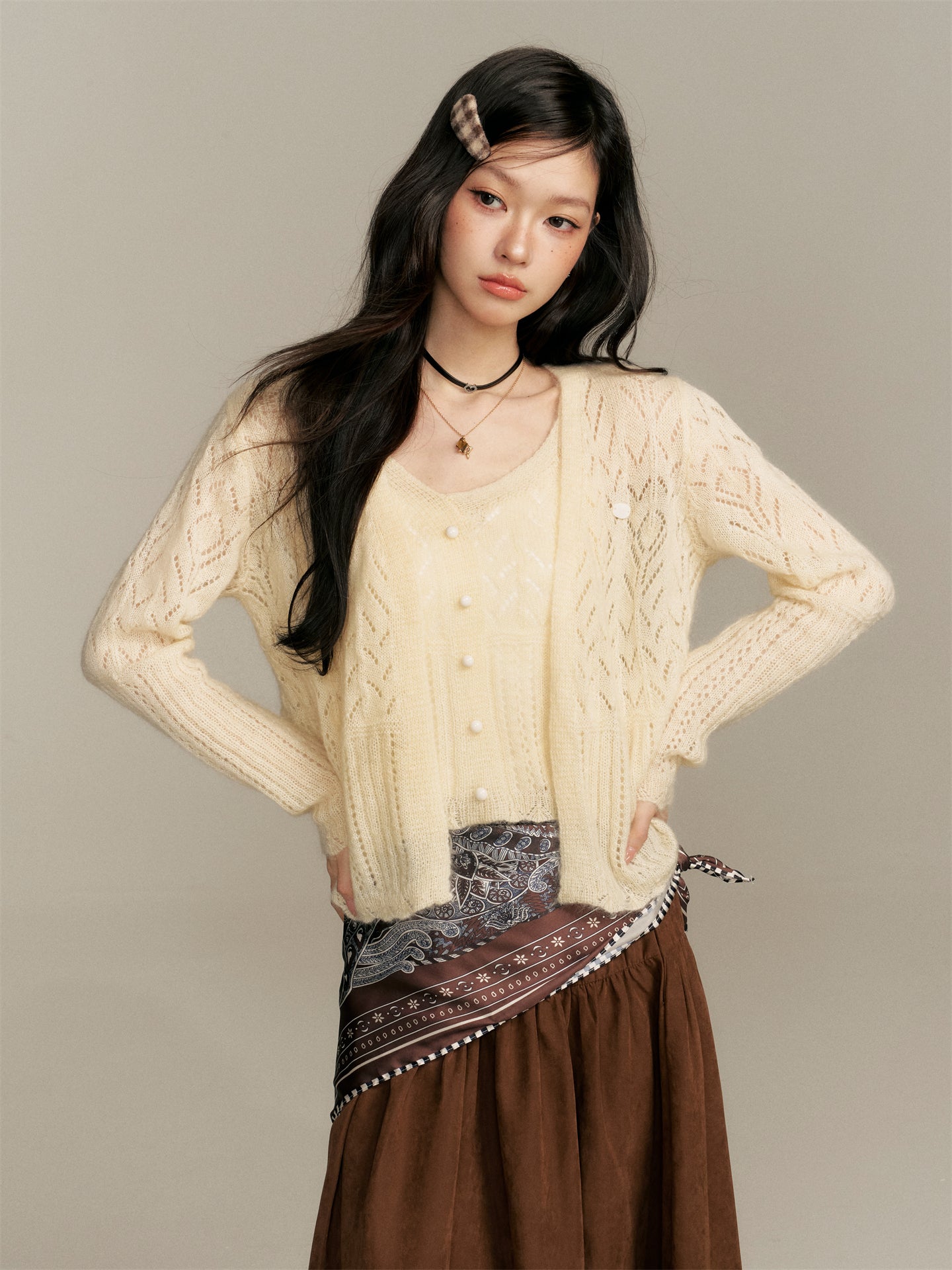 16DEWS 16D25356 Crochet woolen cardigan + camisole set