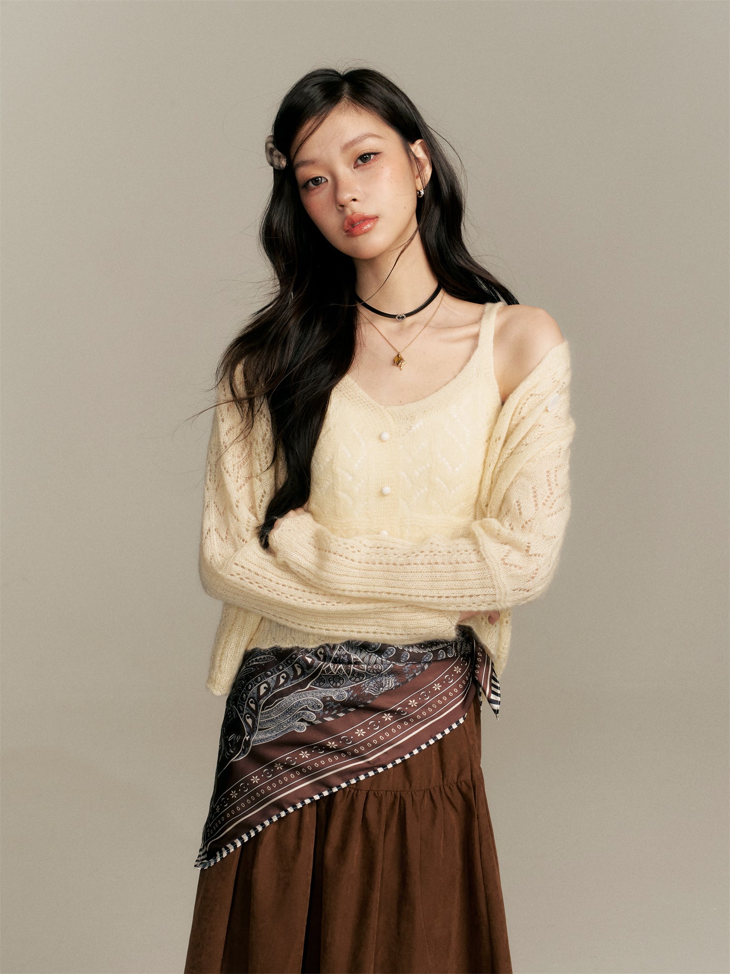16DEWS 16D25356 Crochet woolen cardigan + camisole set