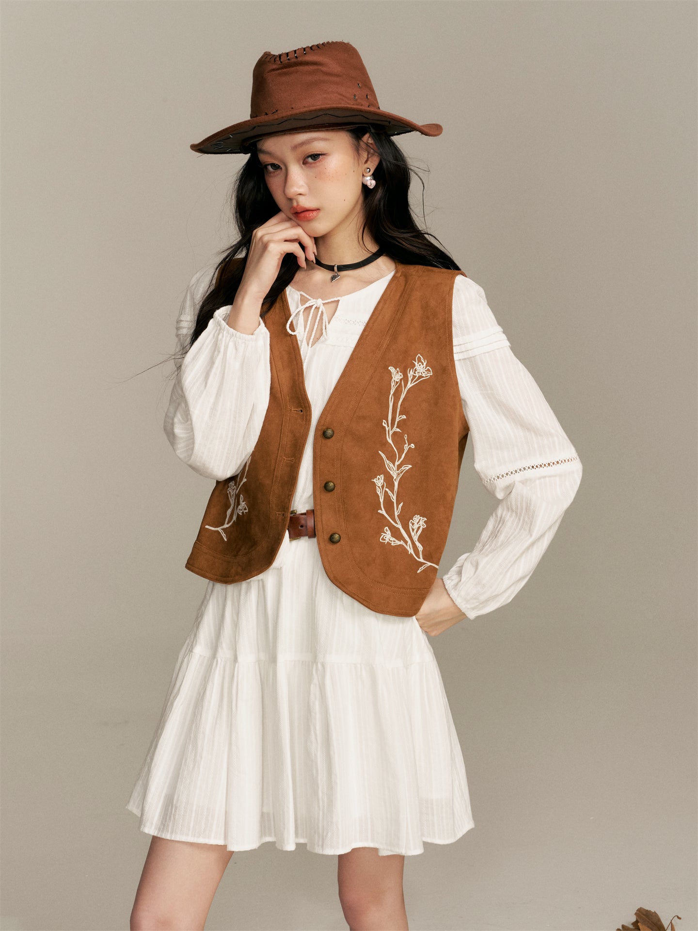 16DEWS 16D25362 Retro 3D embroidered vest
