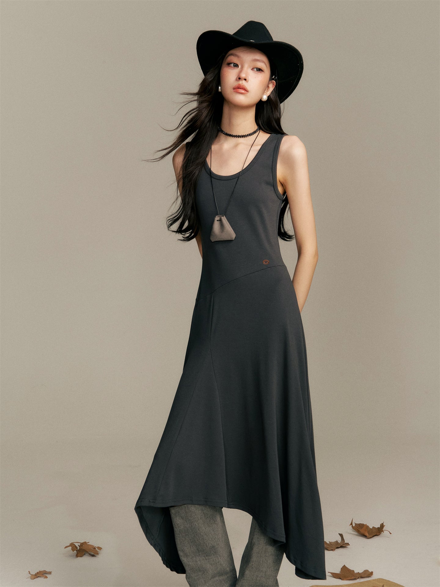 16DEWS 16D25370 Irregular design U-neck vest dress (with bag)