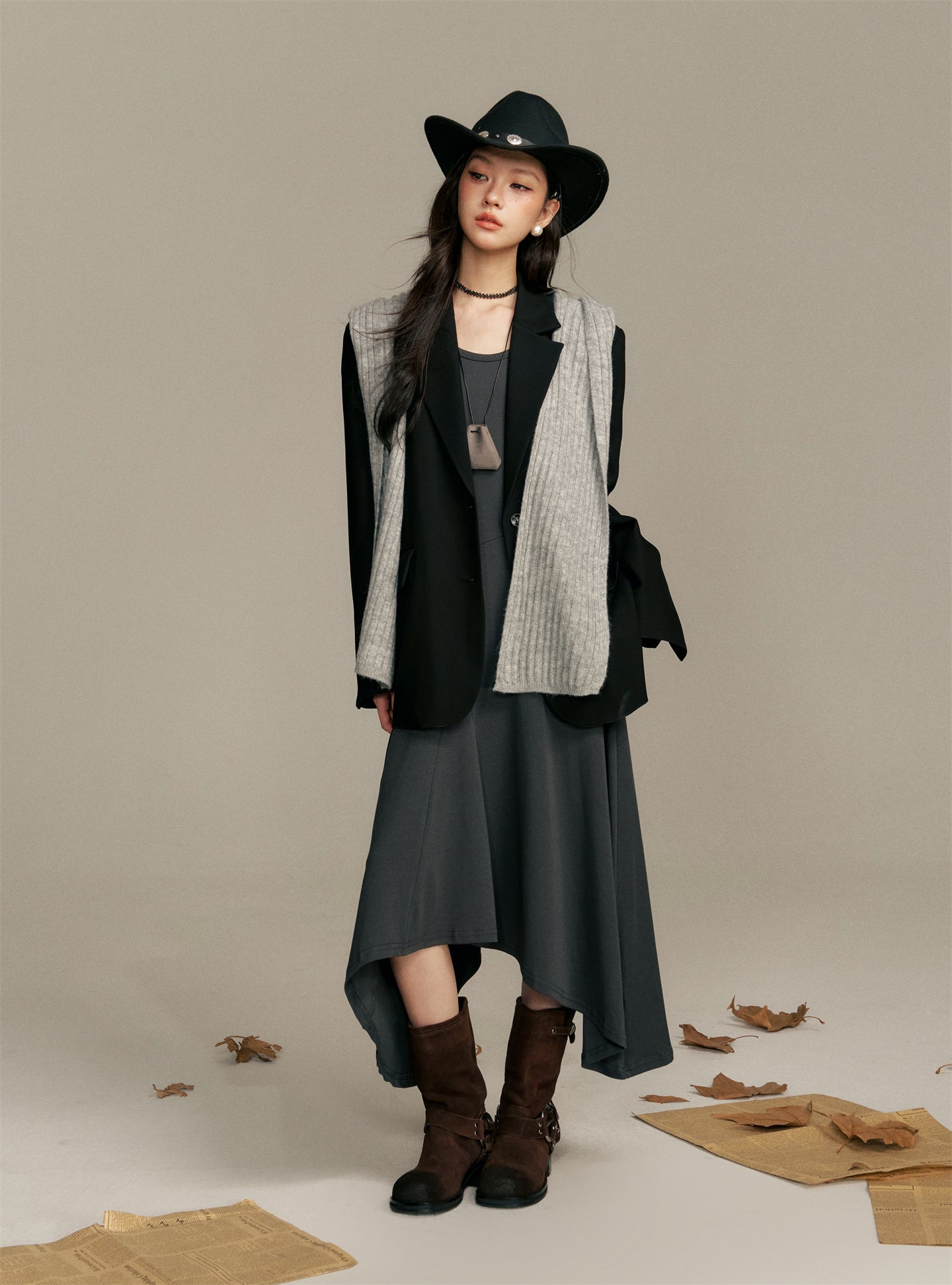16DEWS 16D25371 Medium length suit jacket (with knitted shawl)