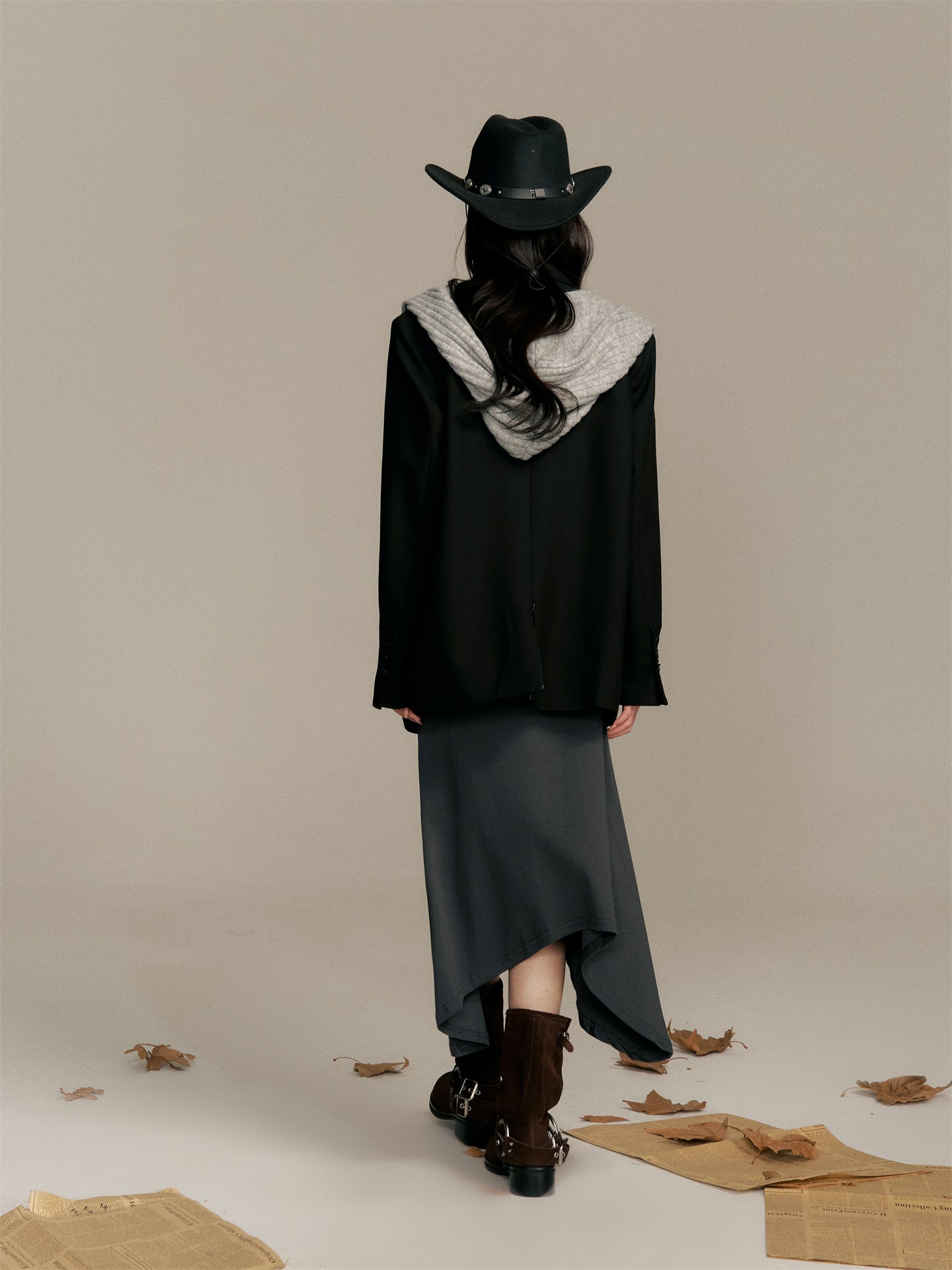 16DEWS 16D25371 Medium length suit jacket (with knitted shawl)