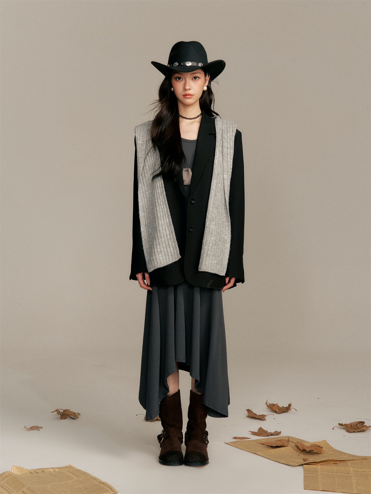 16DEWS 16D25371 Medium length suit jacket (with knitted shawl)