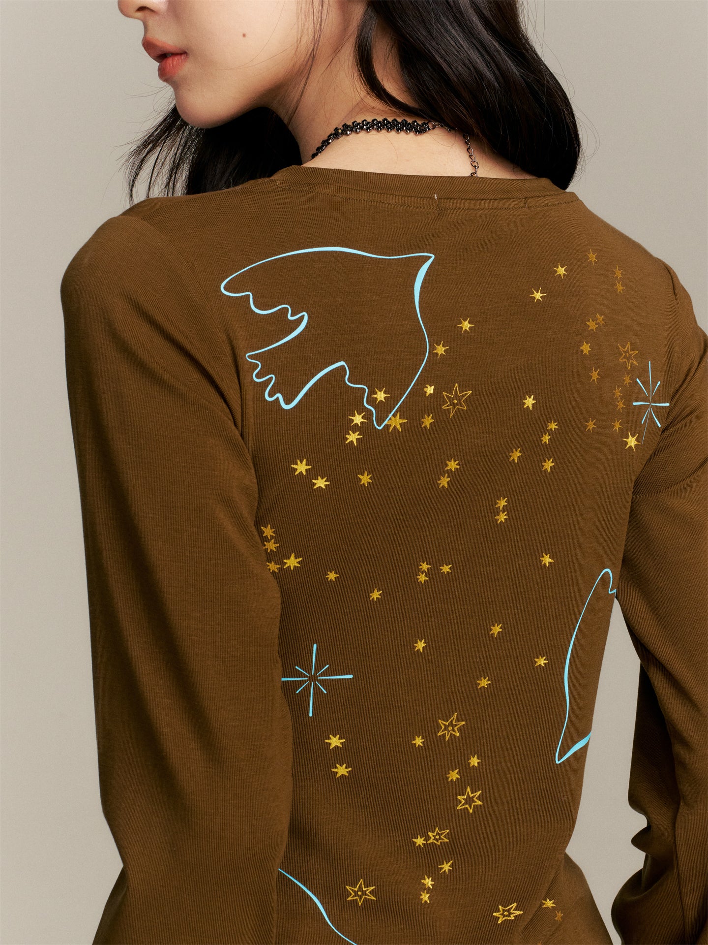 16DEWS 16D25372&16D25373 Bird graffiti contrasting round neck top + pants set