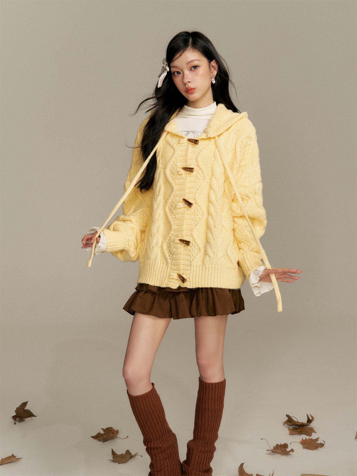 16DEWS 16D25378 Cream yellow twisted flower hooded cardigan