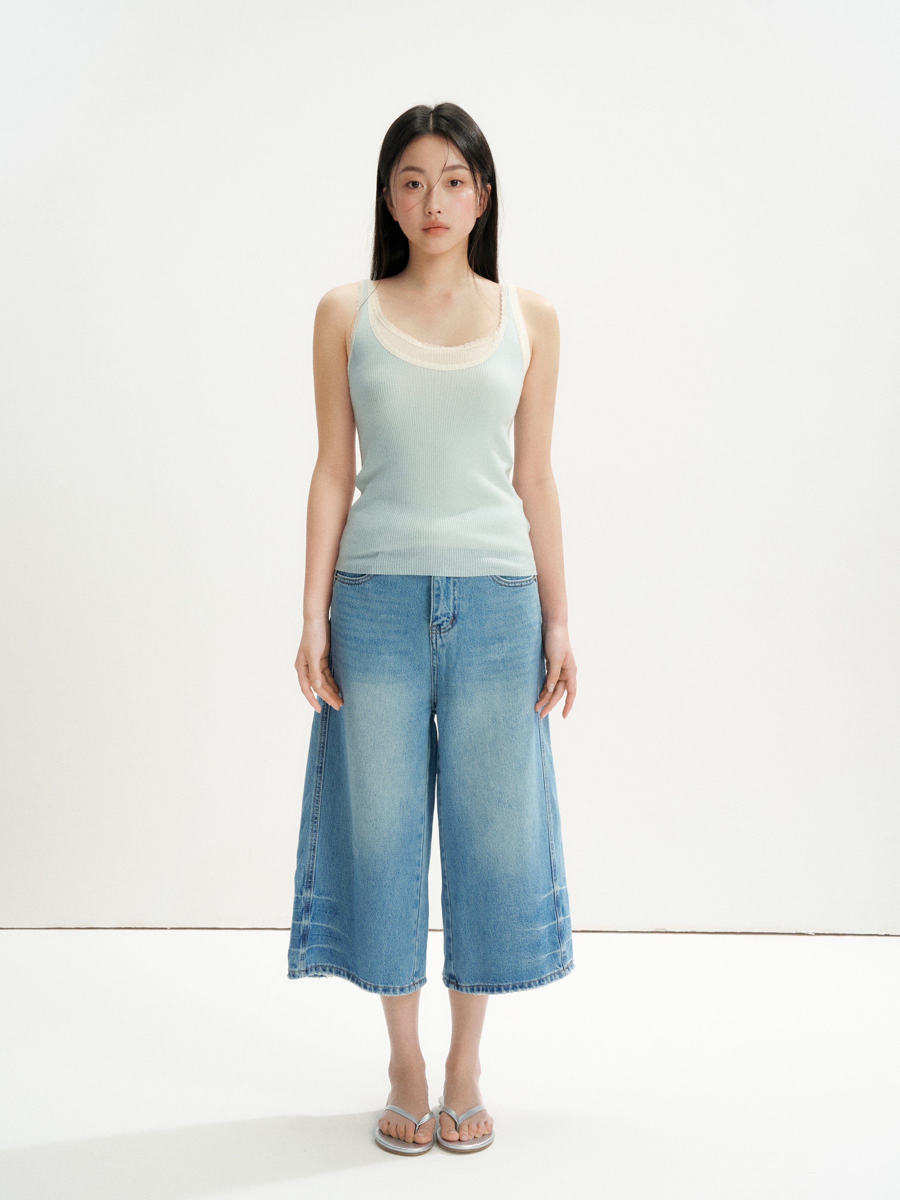 16DEWS 16D26219 Washed Vintage Blue High-Waisted Wide-Leg Cropped Jeans