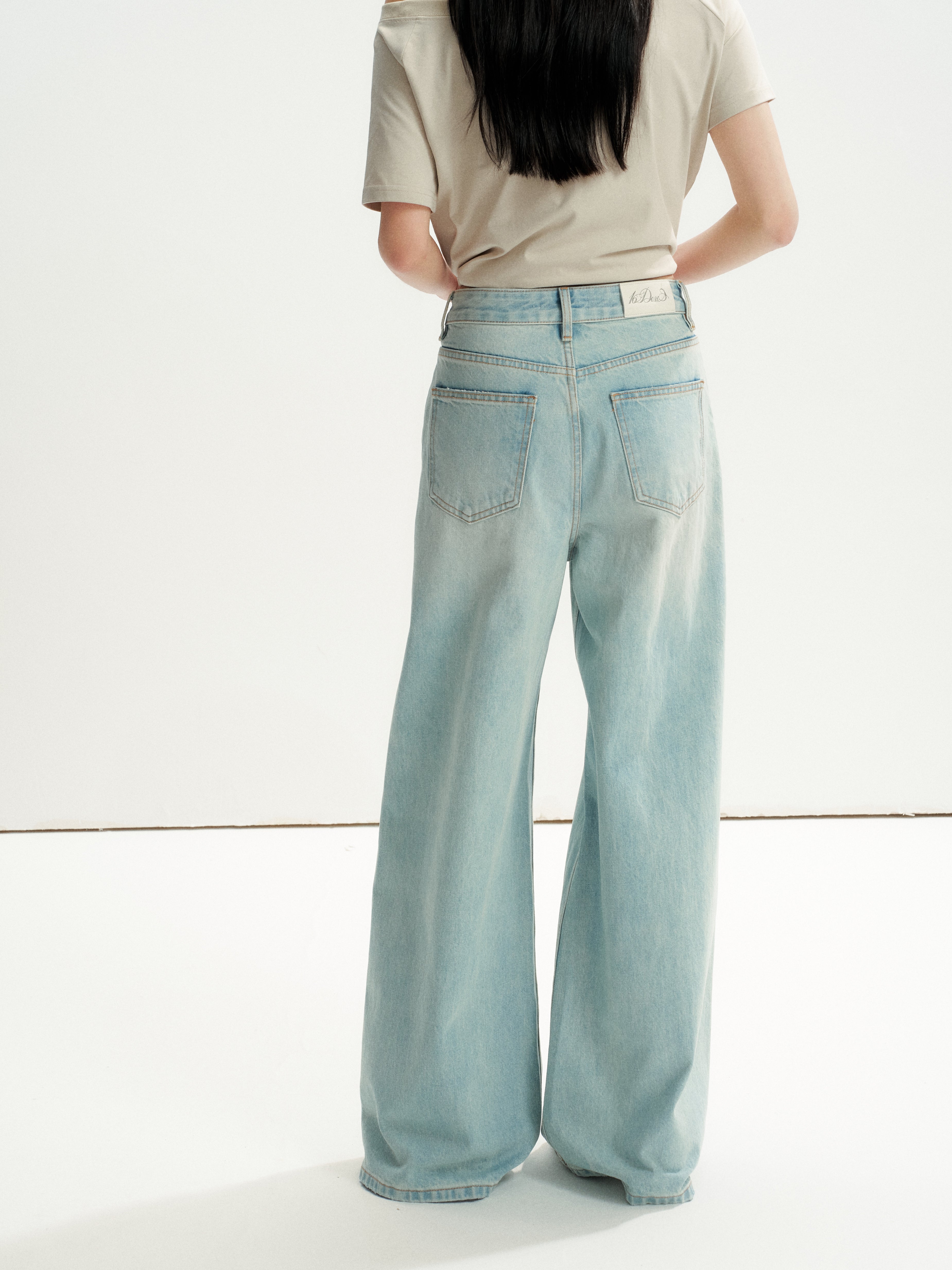 16DEWS 16D26234 Playful Hot-Fix Rhinestone Star Pony Asymmetric Short-Sleeve T-Shirt +Jeans
