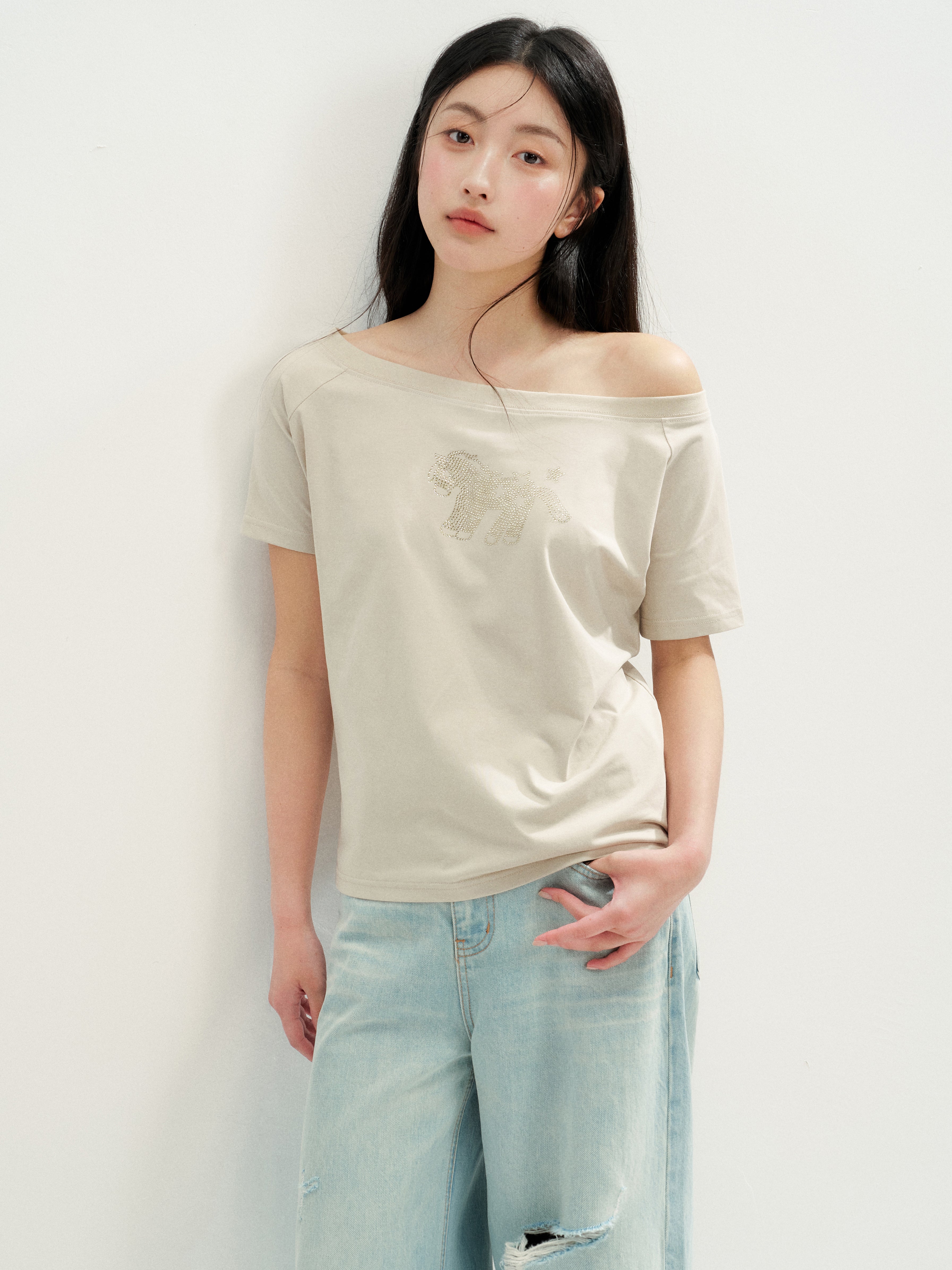 16DEWS 16D26234 Playful Hot-Fix Rhinestone Star Pony Asymmetric Short-Sleeve T-Shirt +Jeans