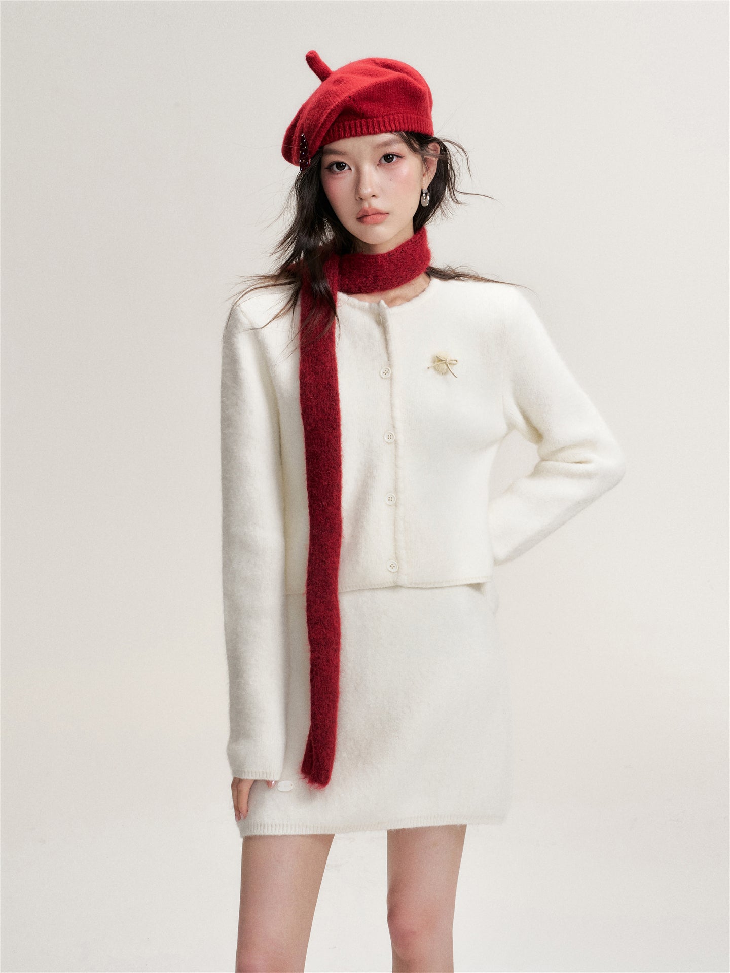 16DEWS 16D25454&16D25455 Soft and sticky short knitted cardigan + shorts set