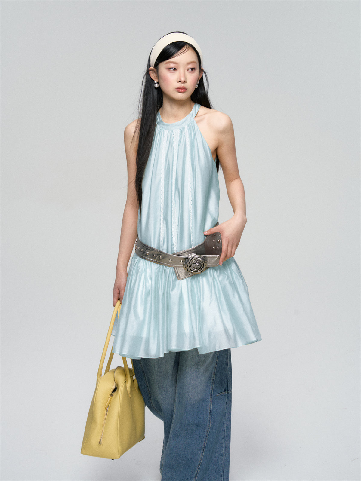 AsGony ASG25092 Hanging neck fluffy lace dress (2color)