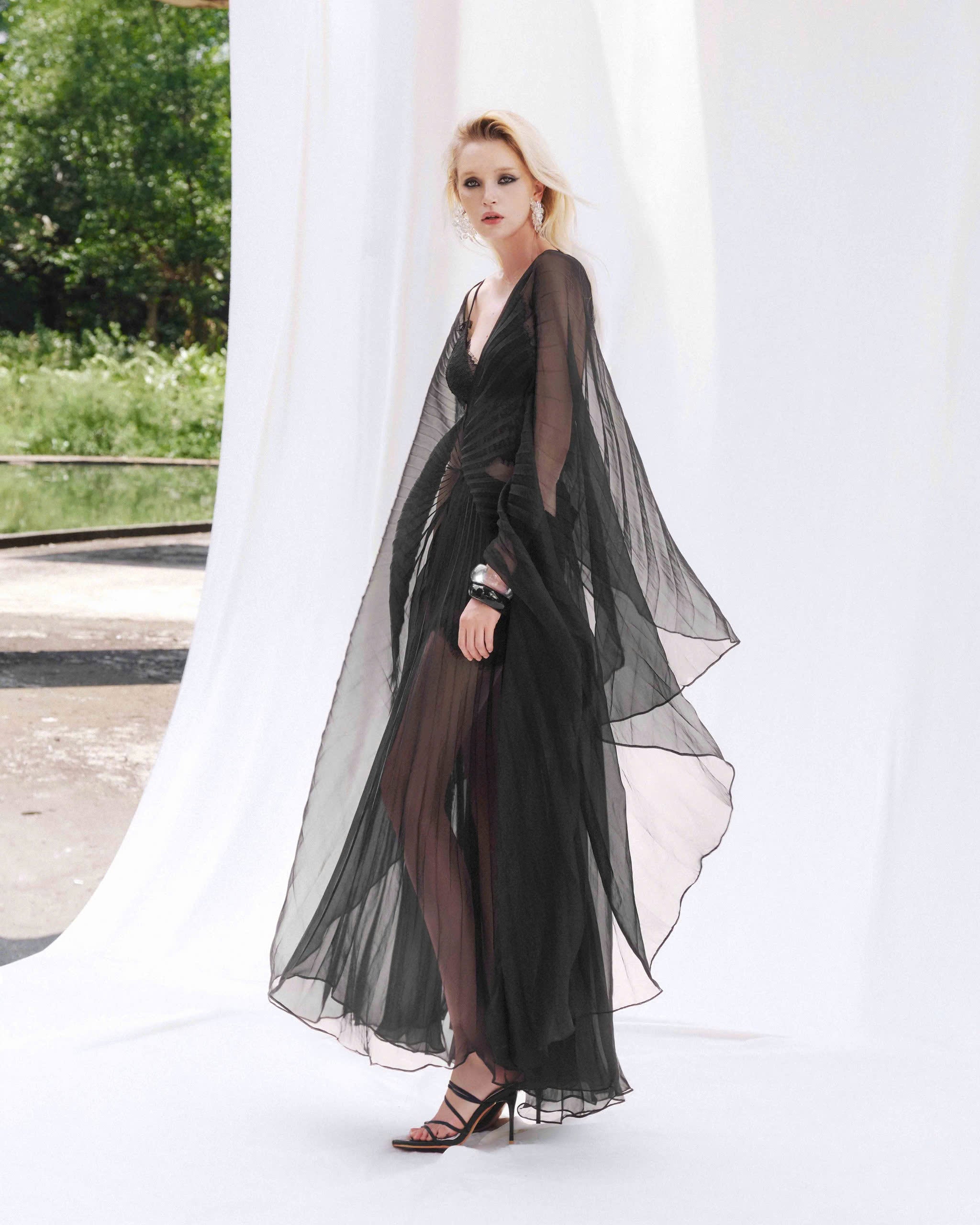 MUST HAVE Amelia Dress