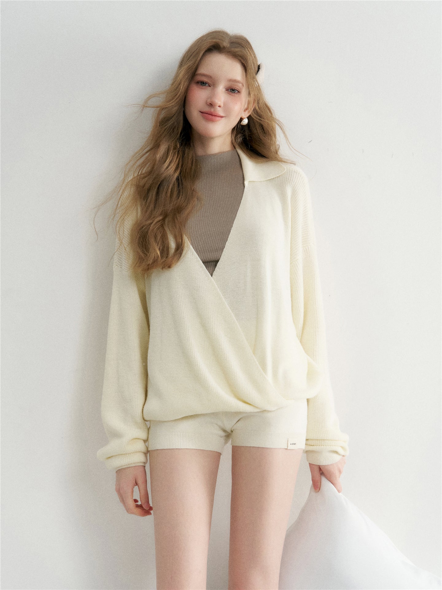 16DEWS 16D26033&16D26034&16D26035 Lazy style knitted vest + V-neck top + shorts