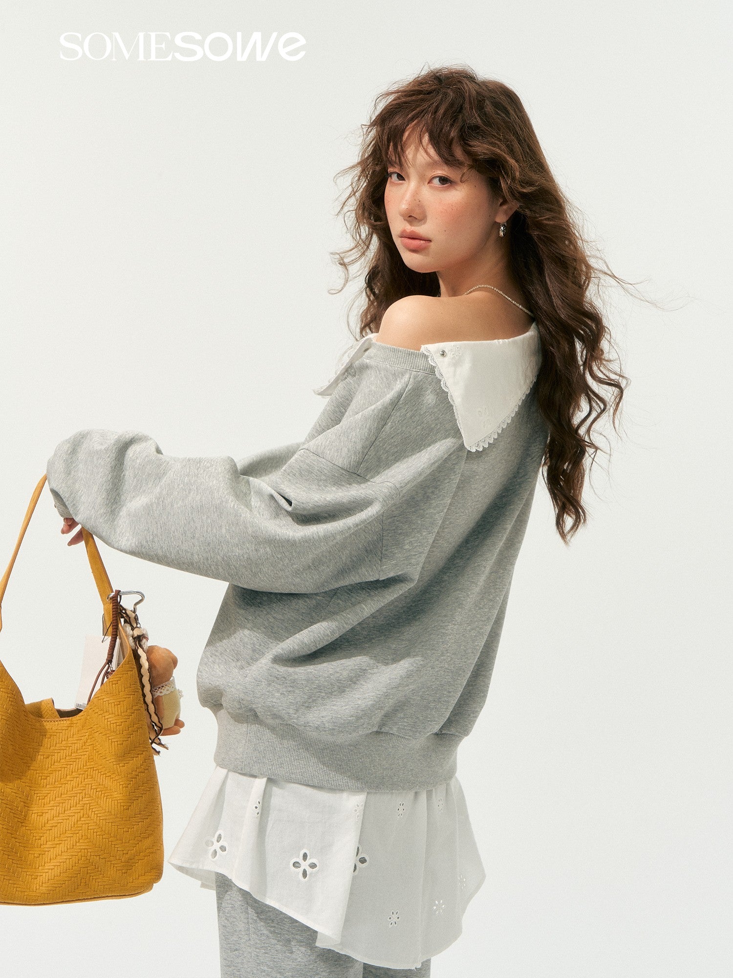 SOMESOWE S2508195&S2508197 One shoulder hoodie + pants set