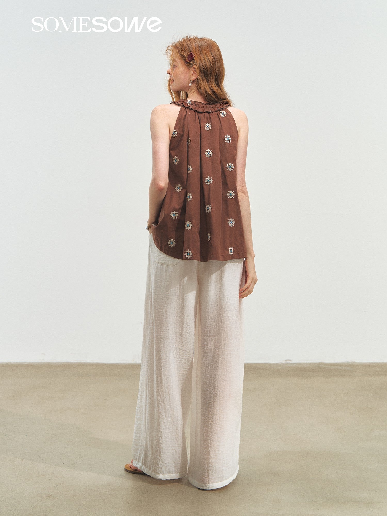 SOMESOWE S2508174 Lace sleeveless halter top (2color)