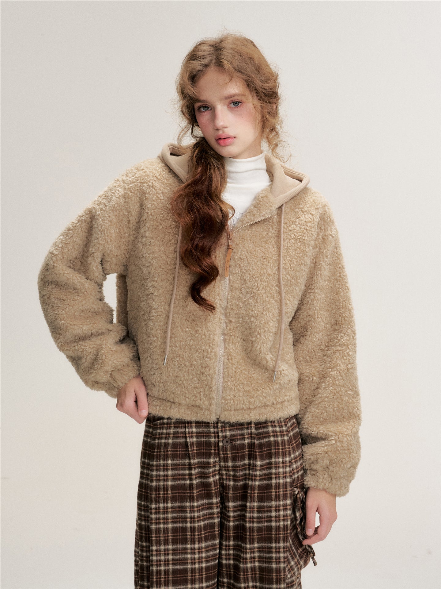 16DEWS 16D25468 Fake two piece hooded spliced fur short jacket